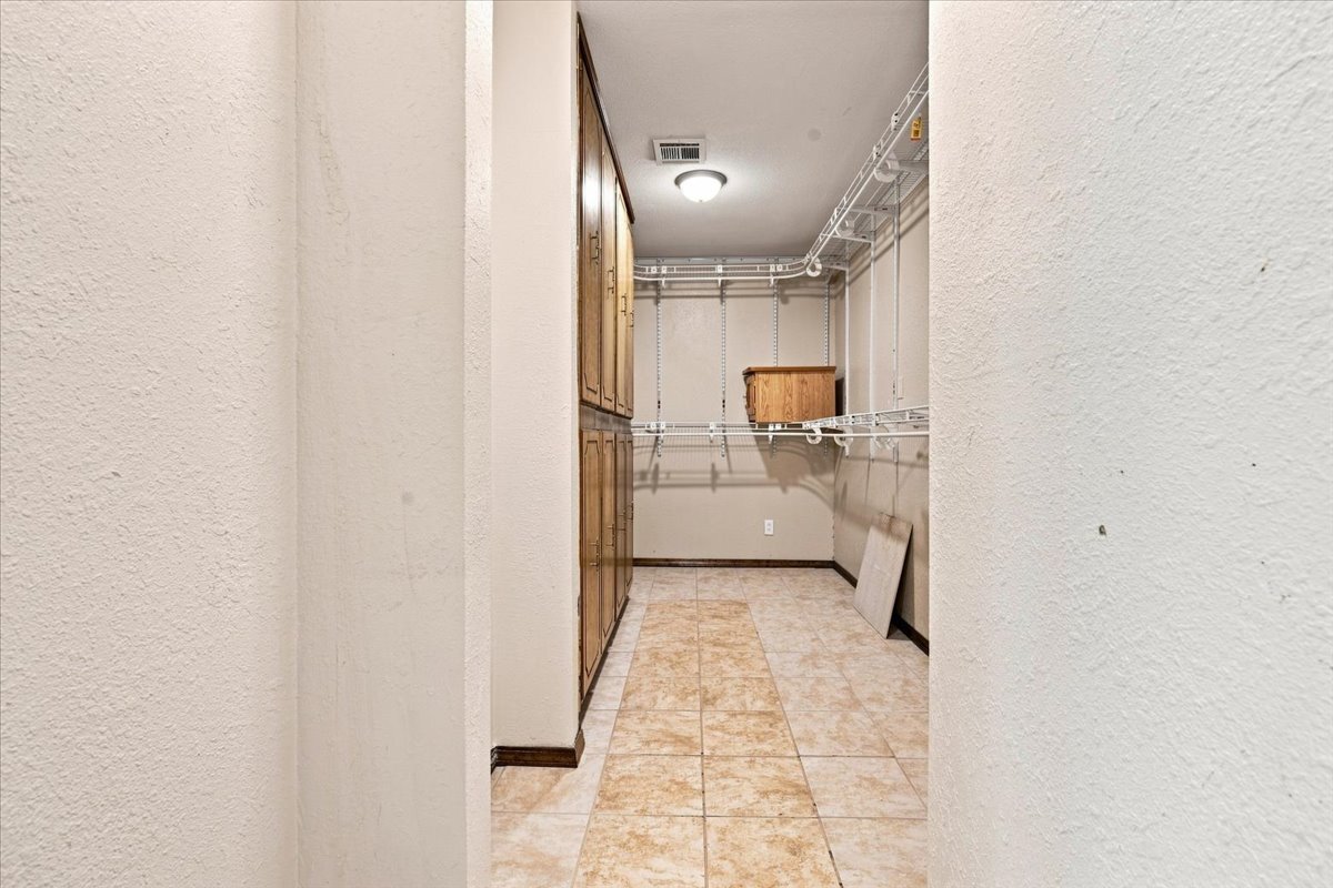 101 N Division Street Property Photo 20