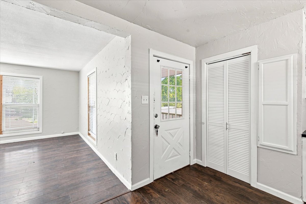 101 N Division Street Property Photo 25