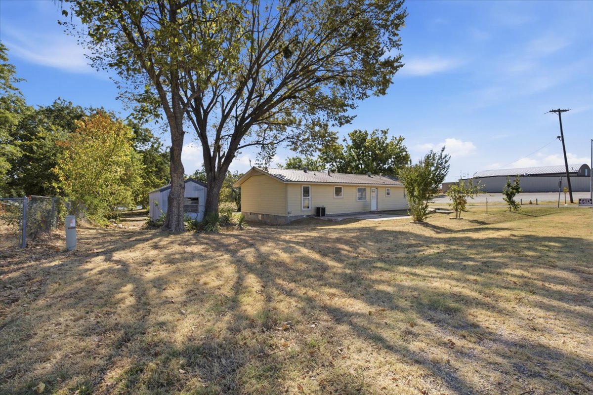 101 N Division Street Property Photo 28