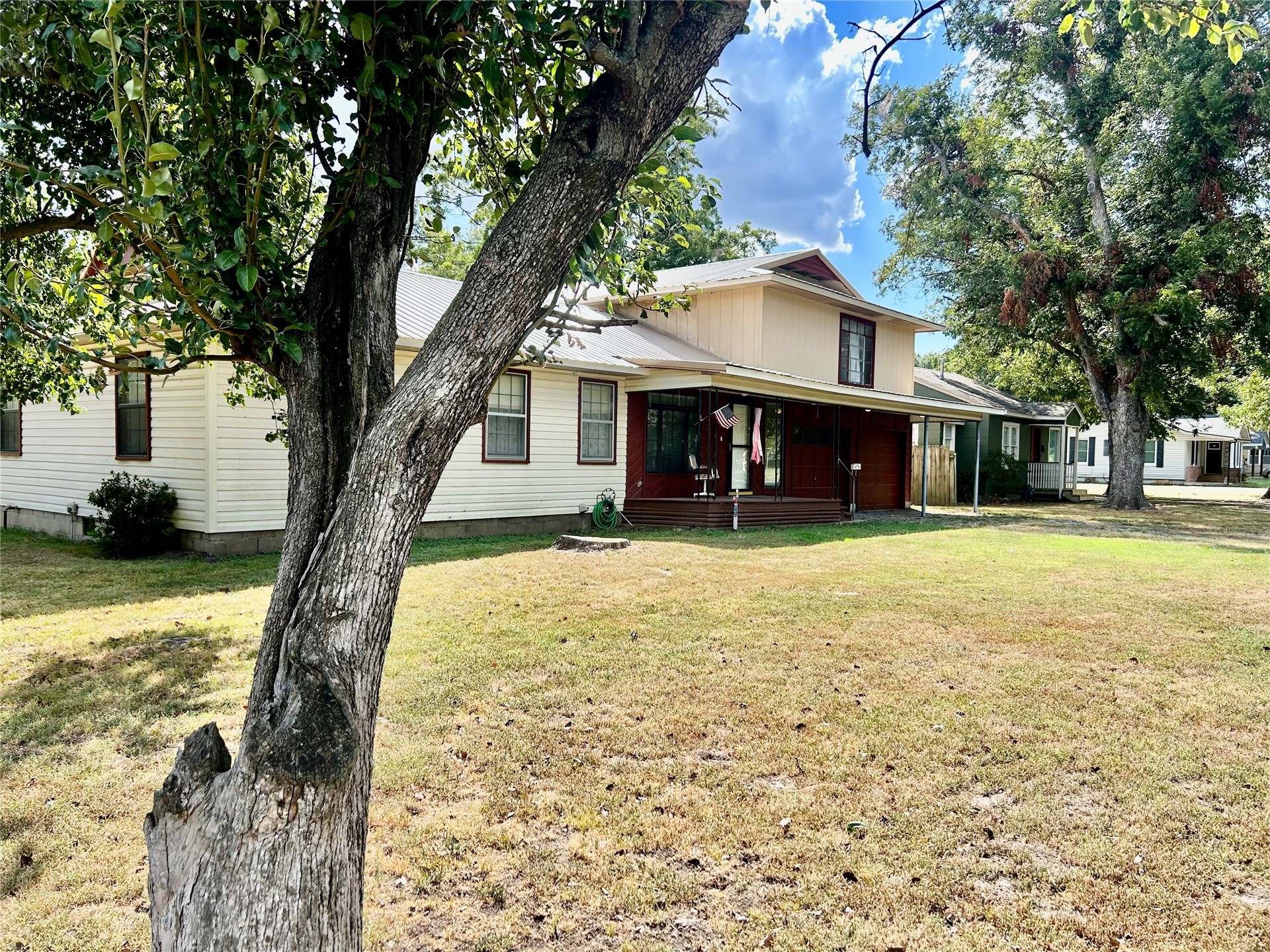 1921 N Augusta Avenue