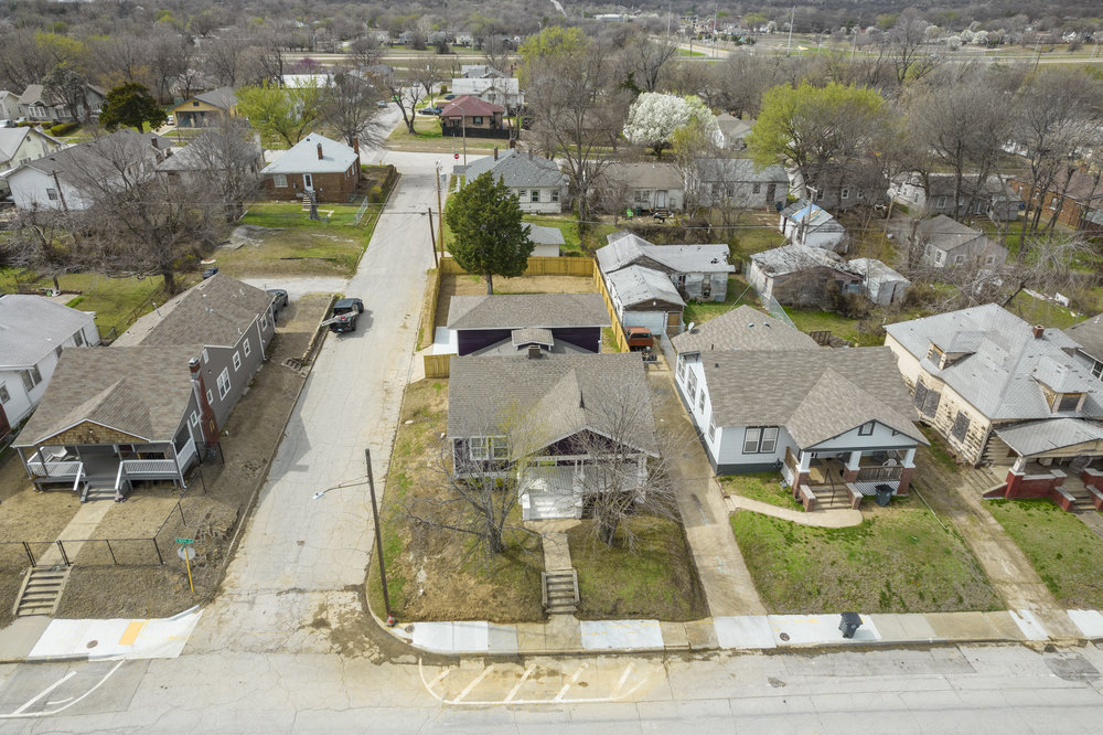 1402 N Main Street Property Photo 2