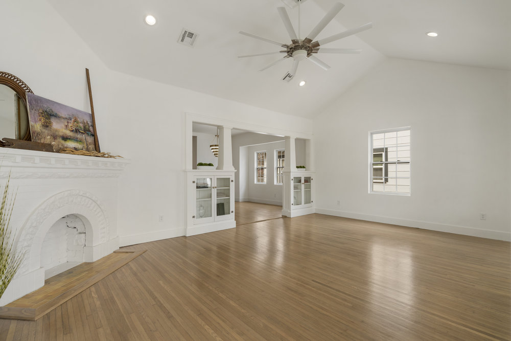 1402 N Main Street Property Photo 18