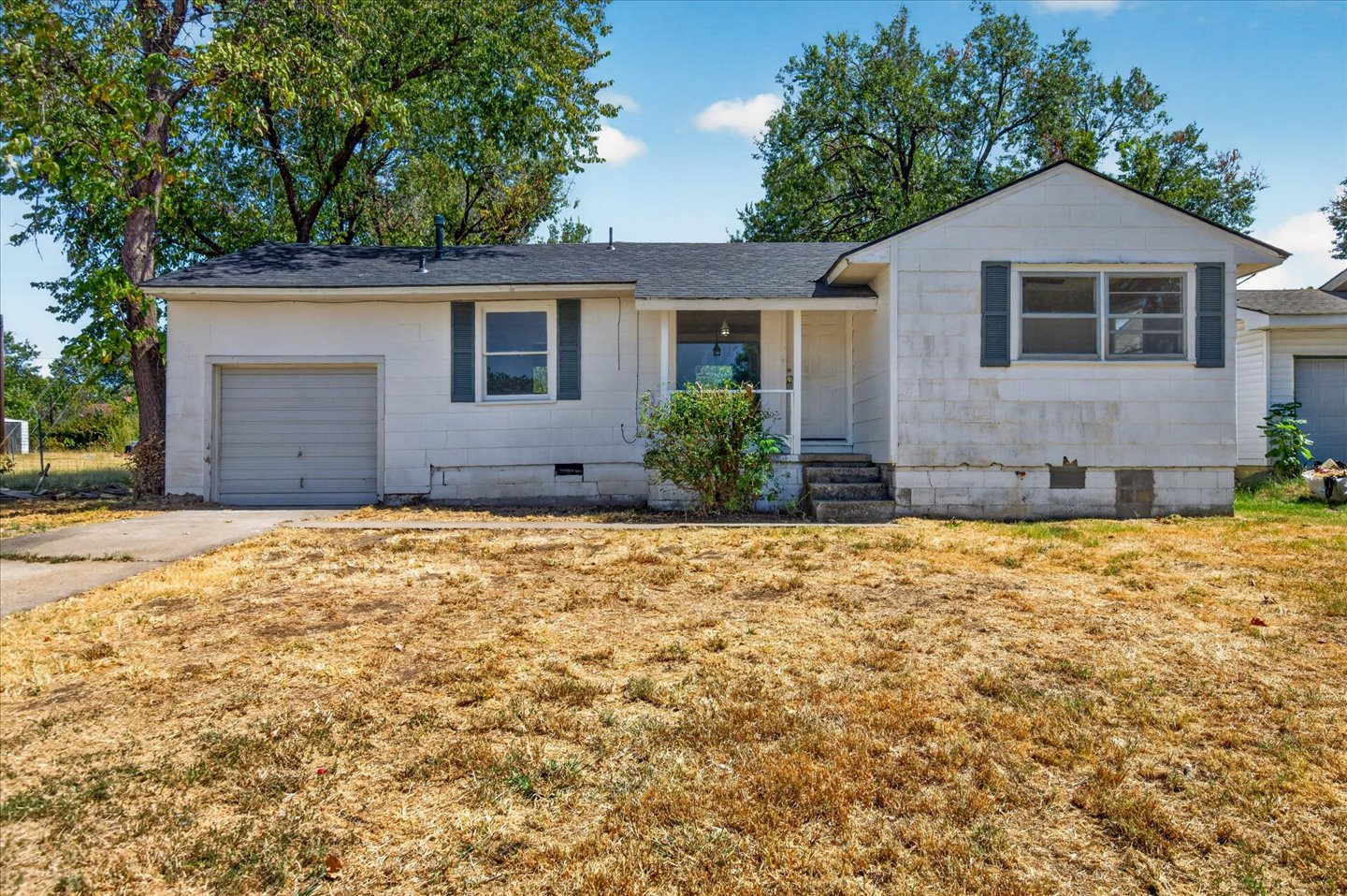 1812 S Armstrong Avenue Property Photo 1