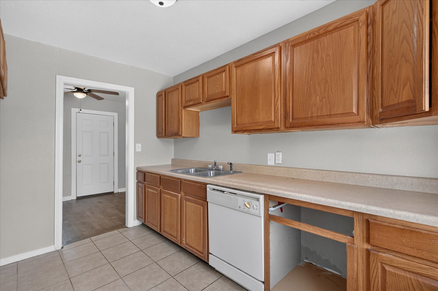 1812 S Armstrong Avenue Property Photo 10