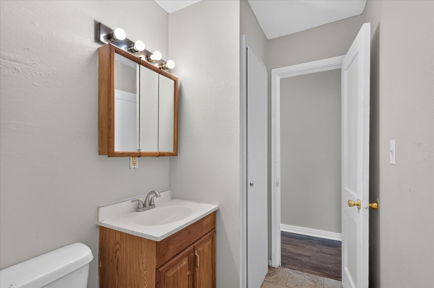 1812 S Armstrong Avenue Property Photo 12