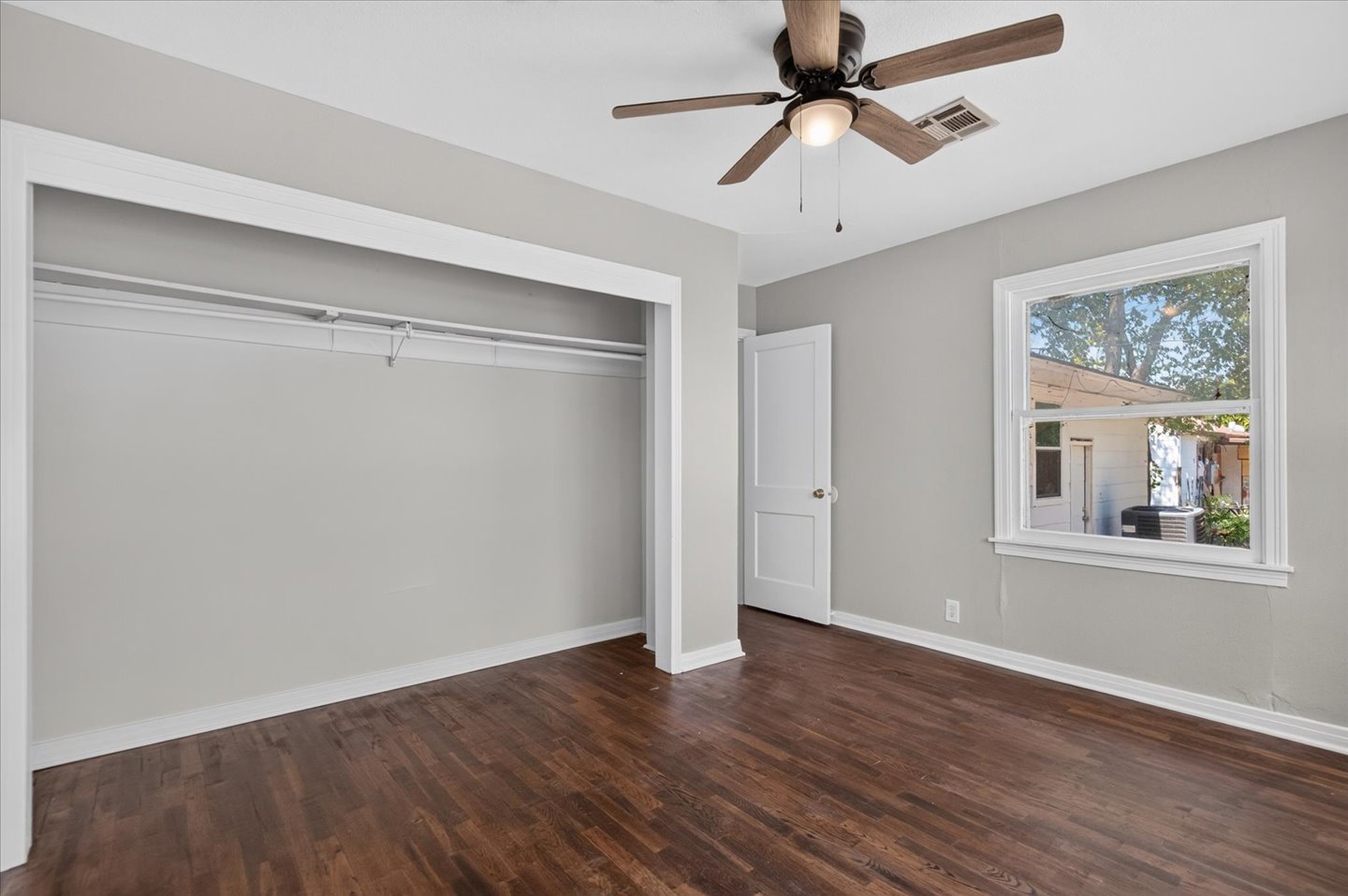 1812 S Armstrong Avenue Property Photo 13
