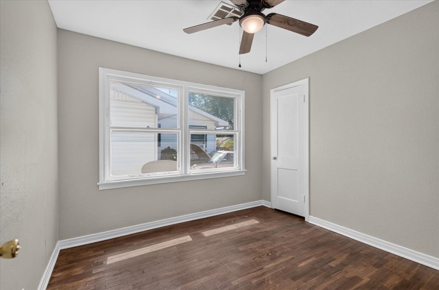 1812 S Armstrong Avenue Property Photo 16