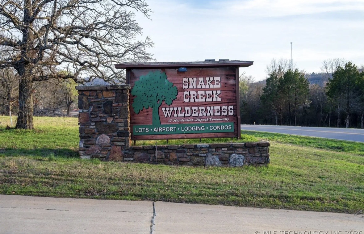 18303 E Wilderness Road Property Photo 4