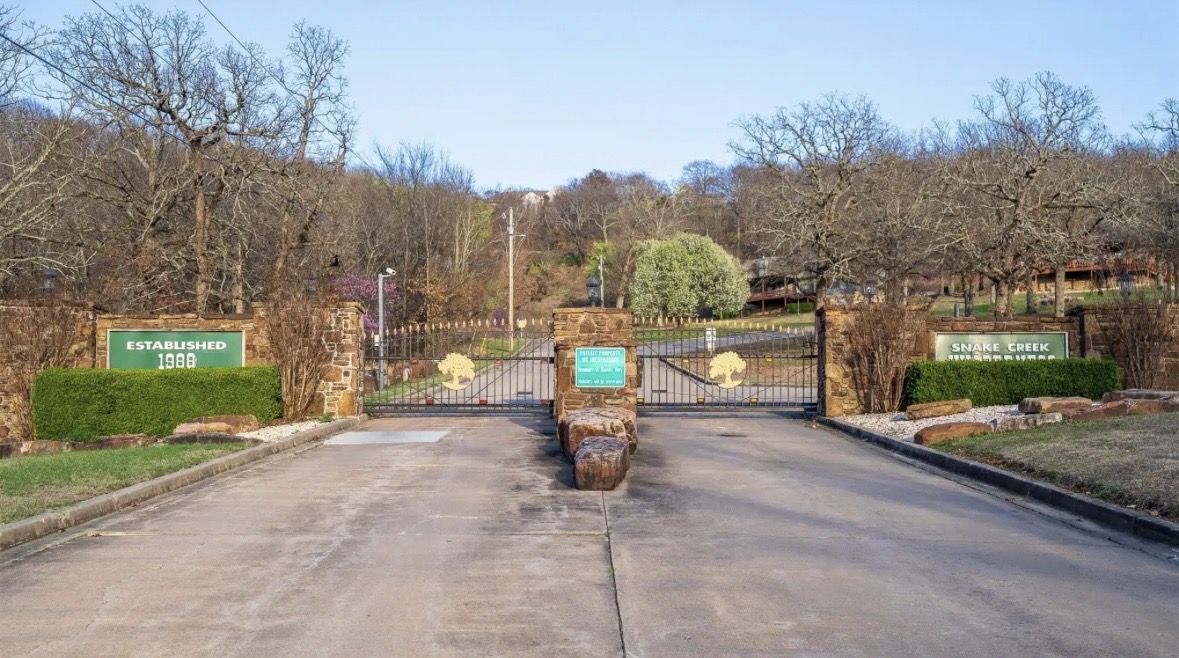 18303 E Wilderness Road Property Photo 5