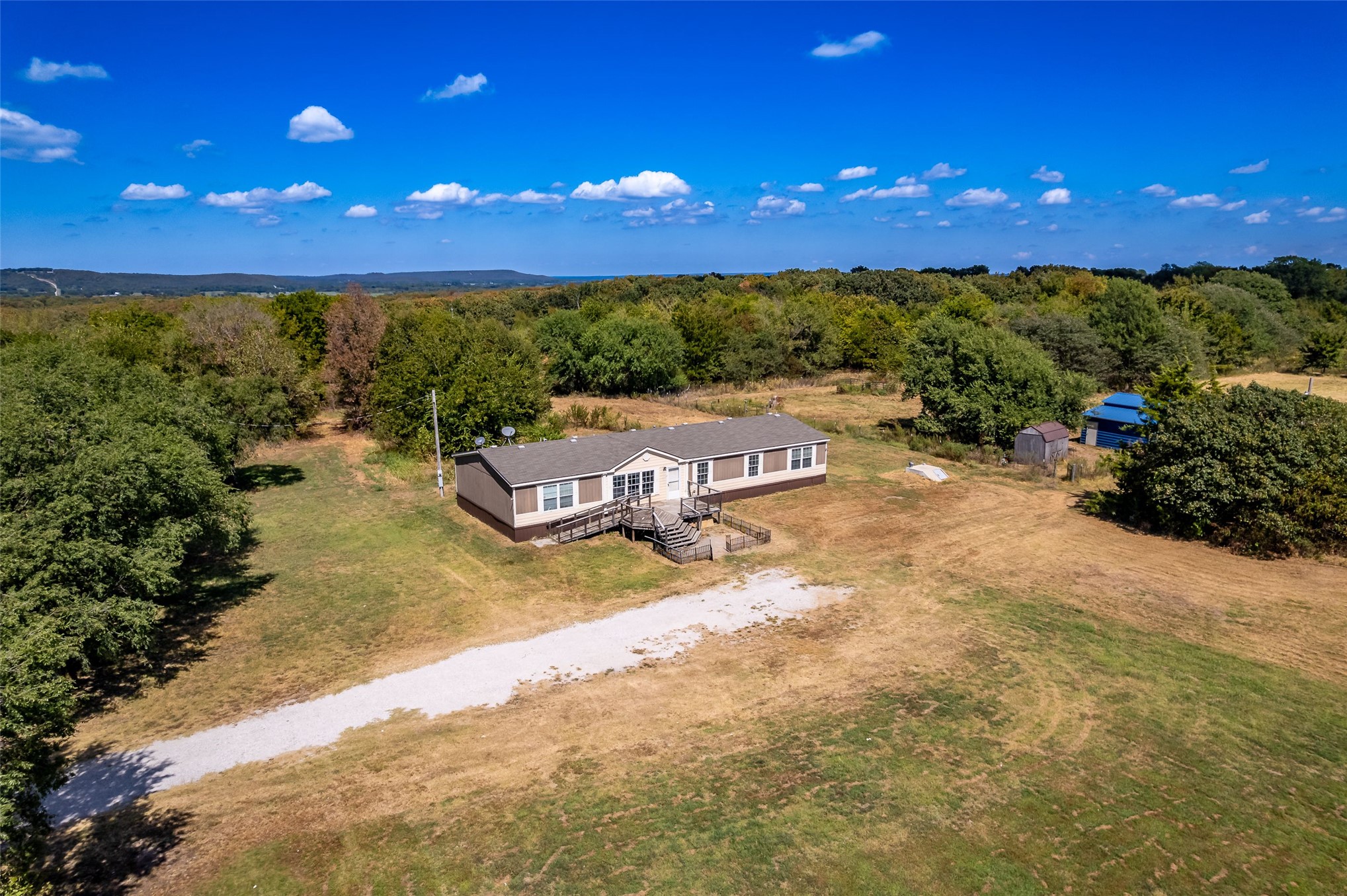 9130 N 230 Road Property Photo 2