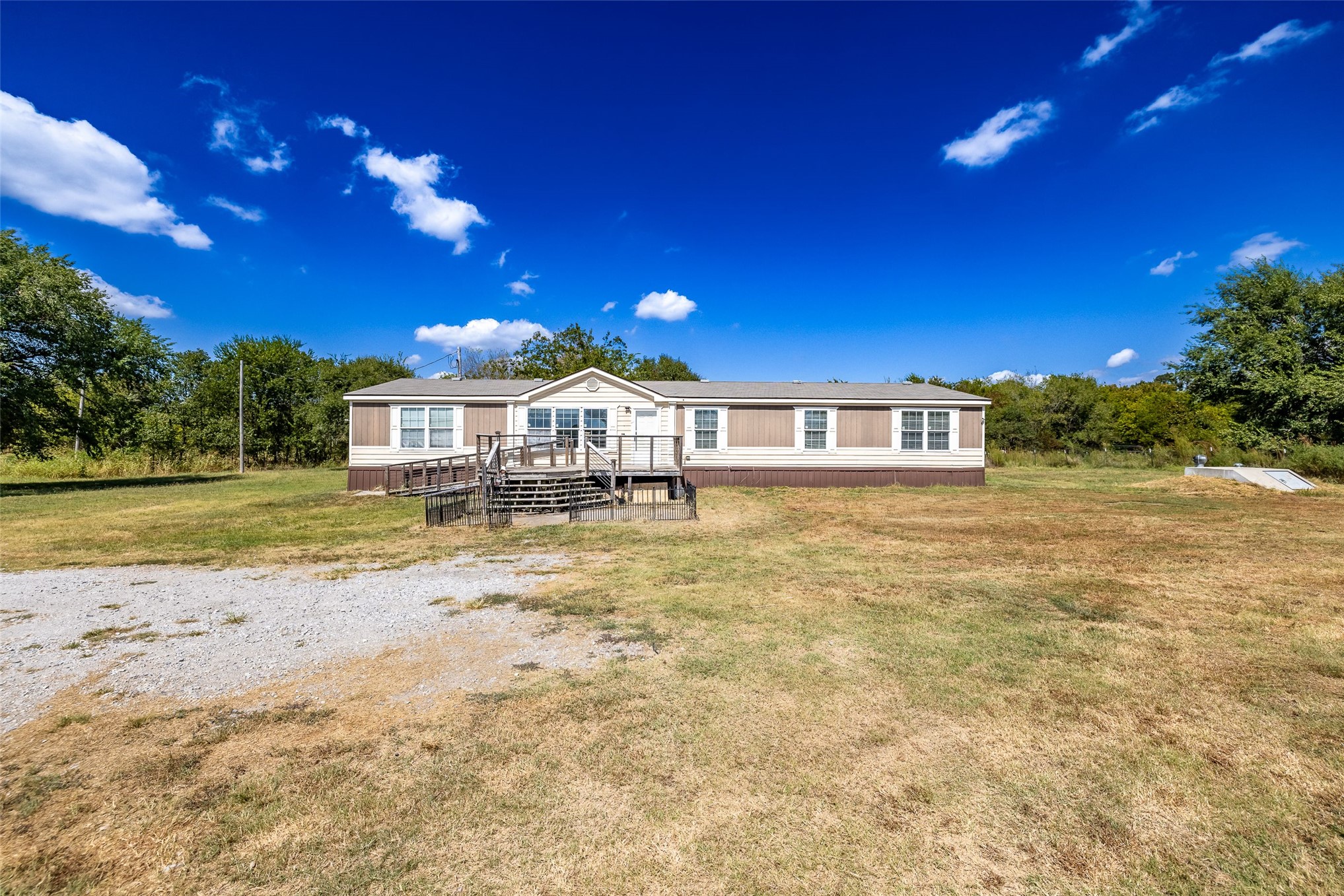 9130 N 230 Road Property Photo 5
