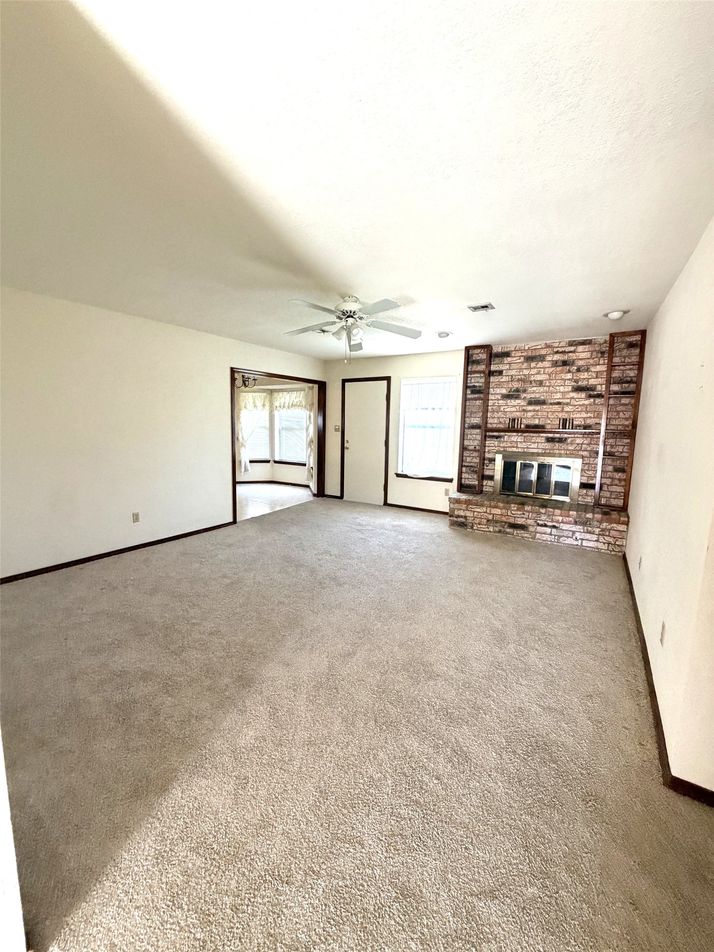 1512 Briarwood Lane Property Photo 5
