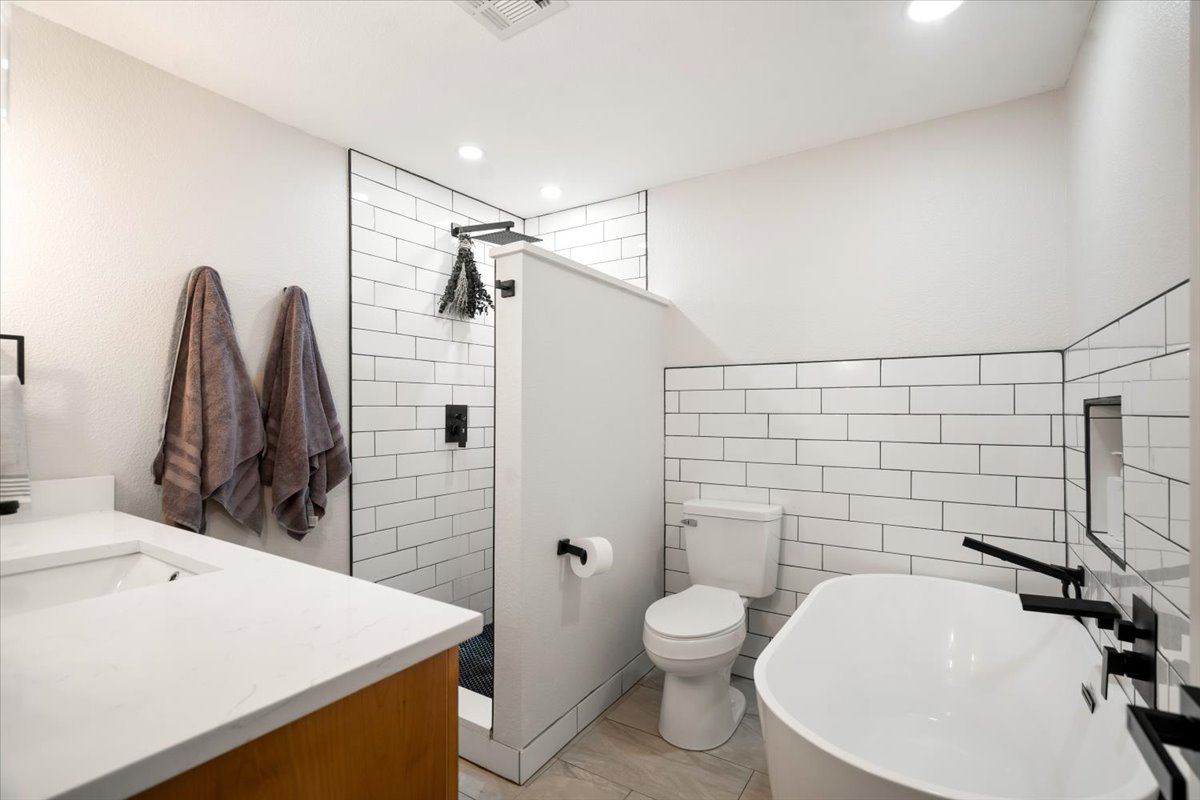 1911 W Cameron Street Property Photo 22