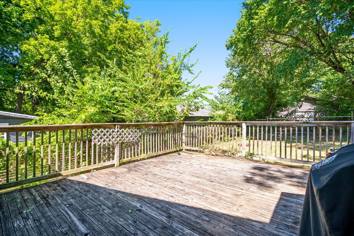 1911 W Cameron Street Property Photo 28