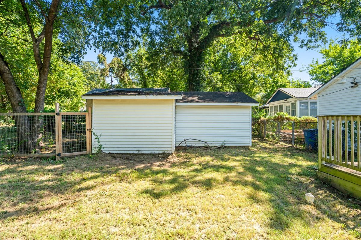 1911 W Cameron Street Property Photo 29