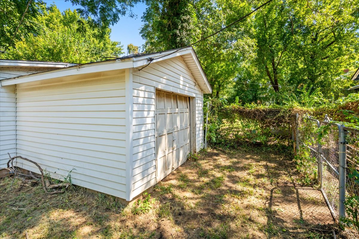 1911 W Cameron Street Property Photo 30