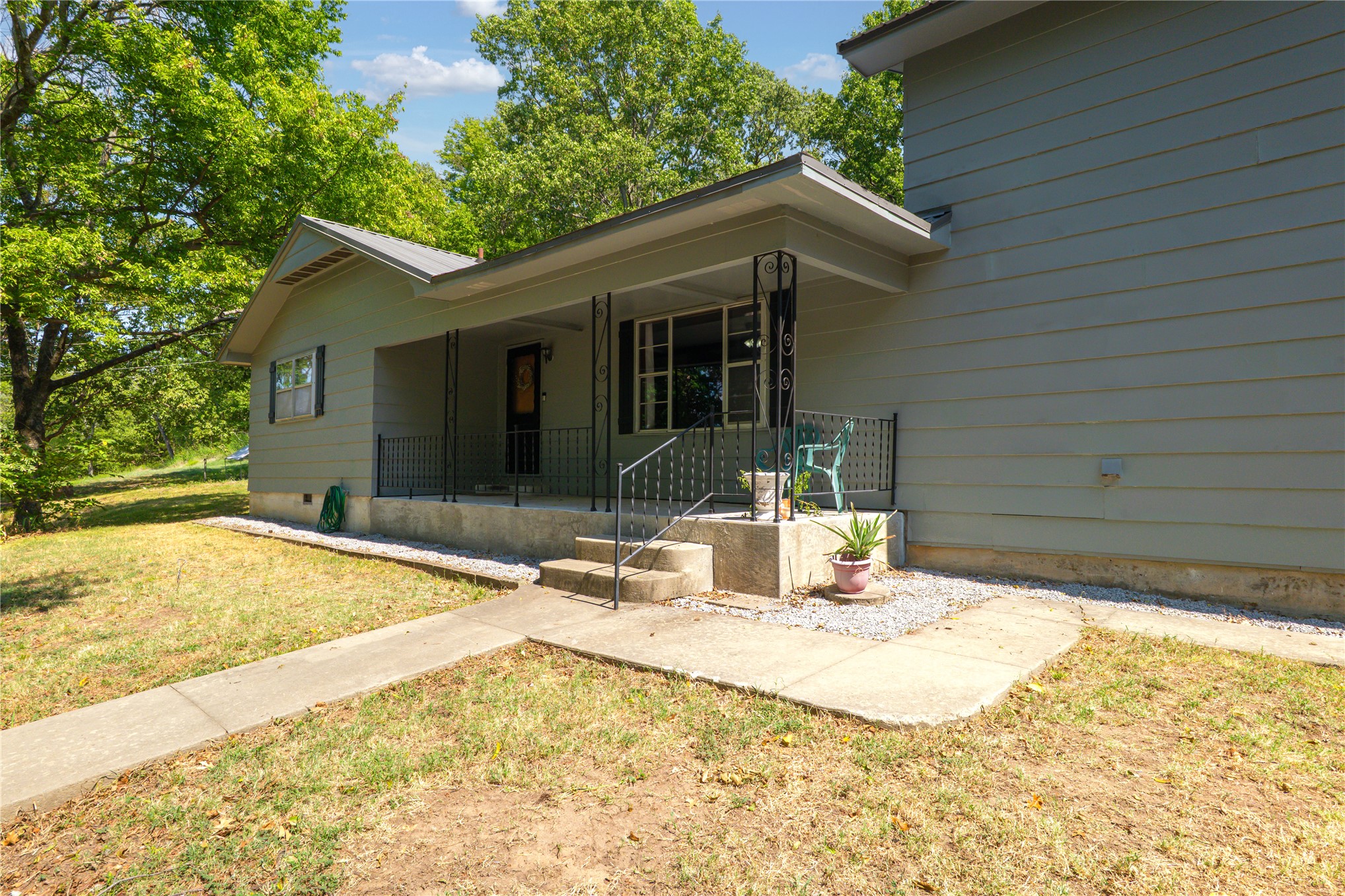 24092 S Black Valley Road Property Photo 6