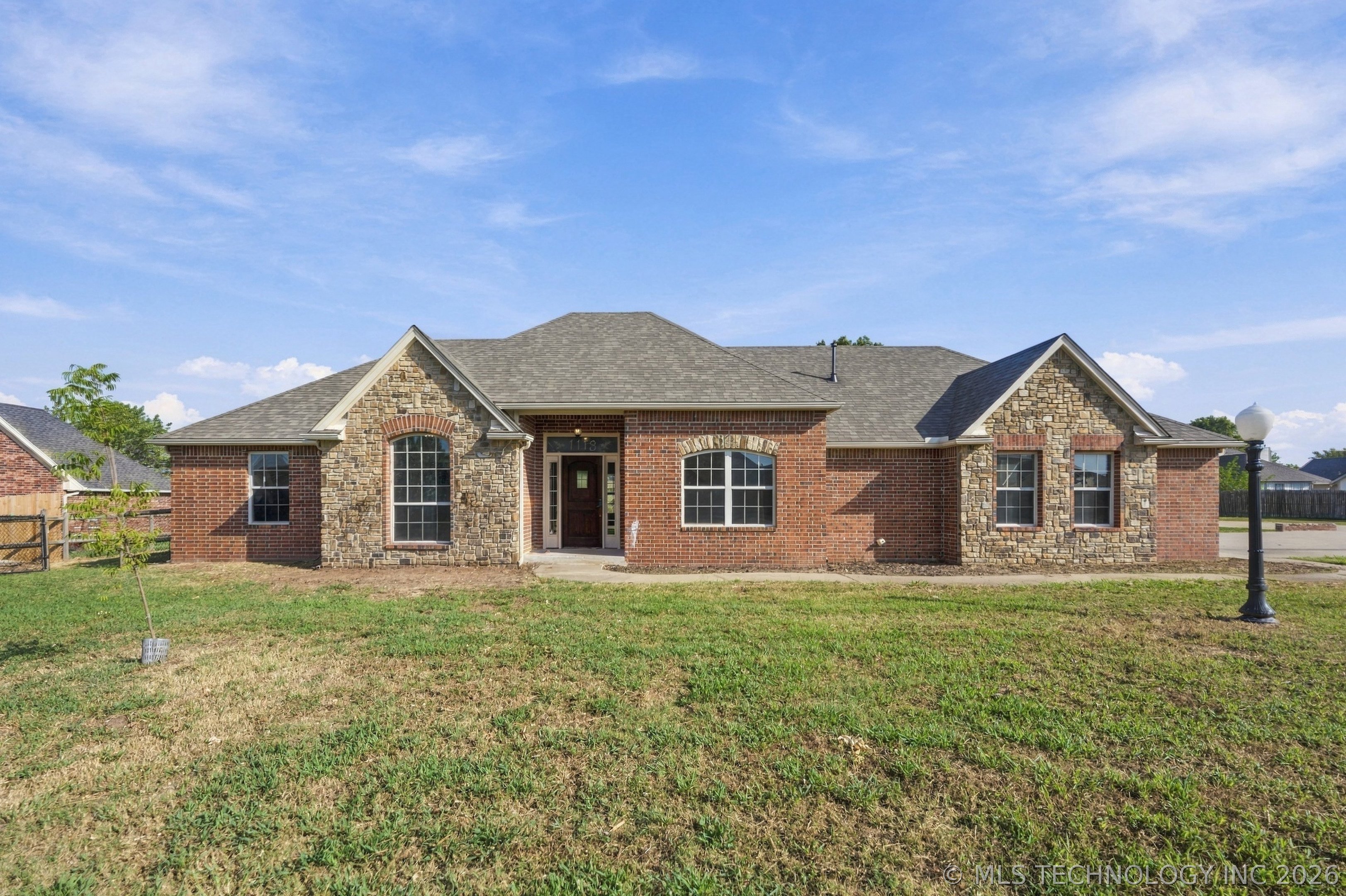 1113 W Dogwood Street Property Photo 1