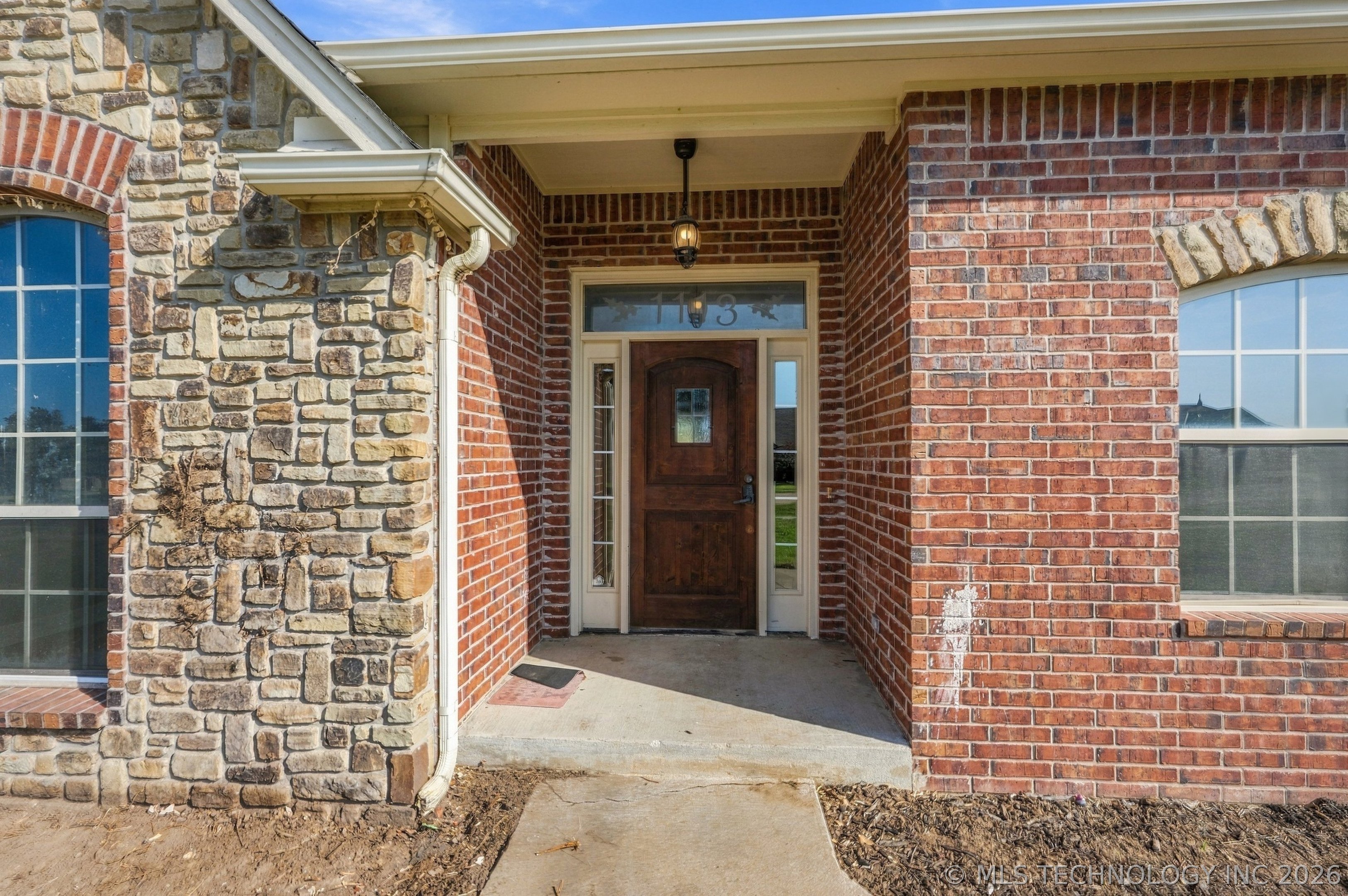 1113 W Dogwood Street Property Photo 2