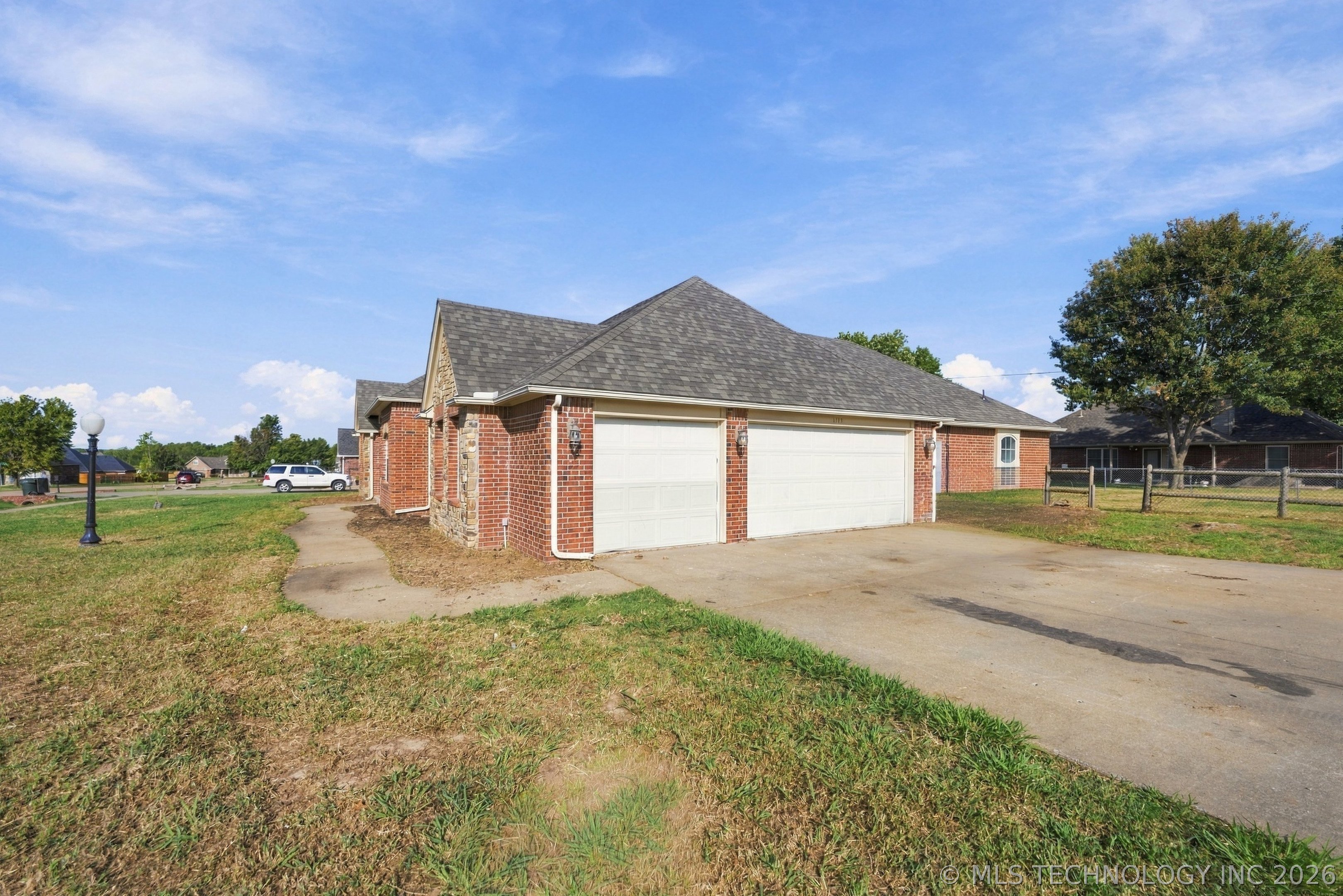 1113 W Dogwood Street Property Photo 3