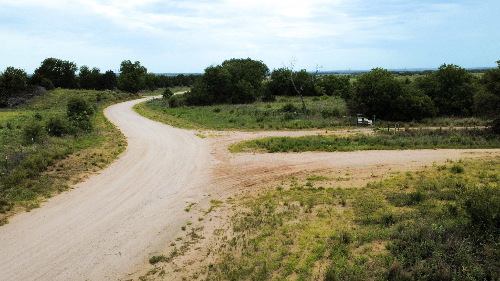 01 E 680 Road Property Photo 2