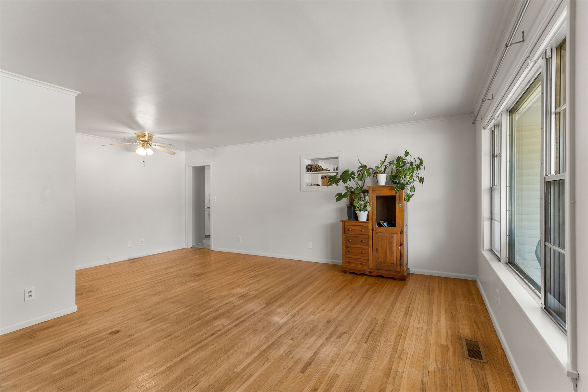 5322 S Rockford Avenue Property Photo 4