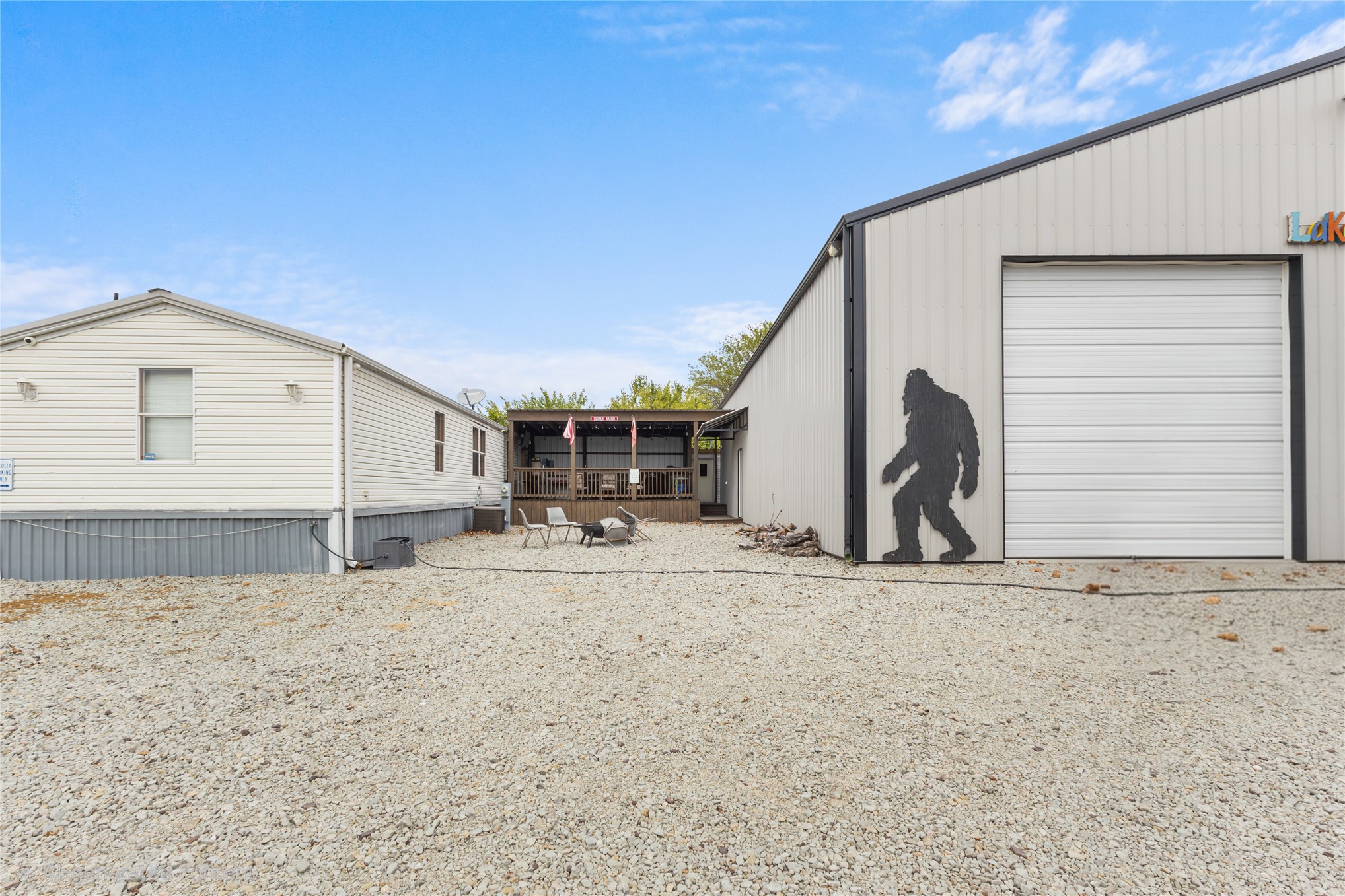 420781 1143 Road Property Photo 15
