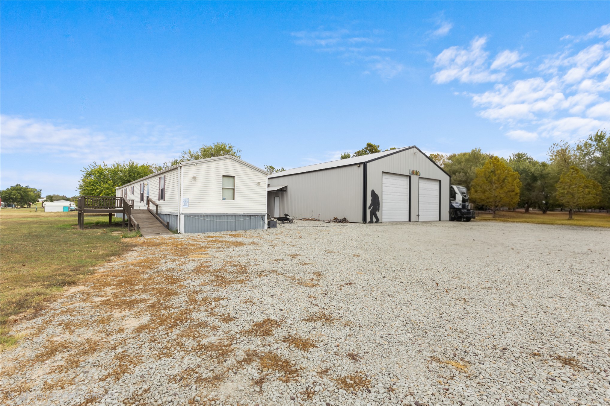 420781 1143 Road Property Photo 16