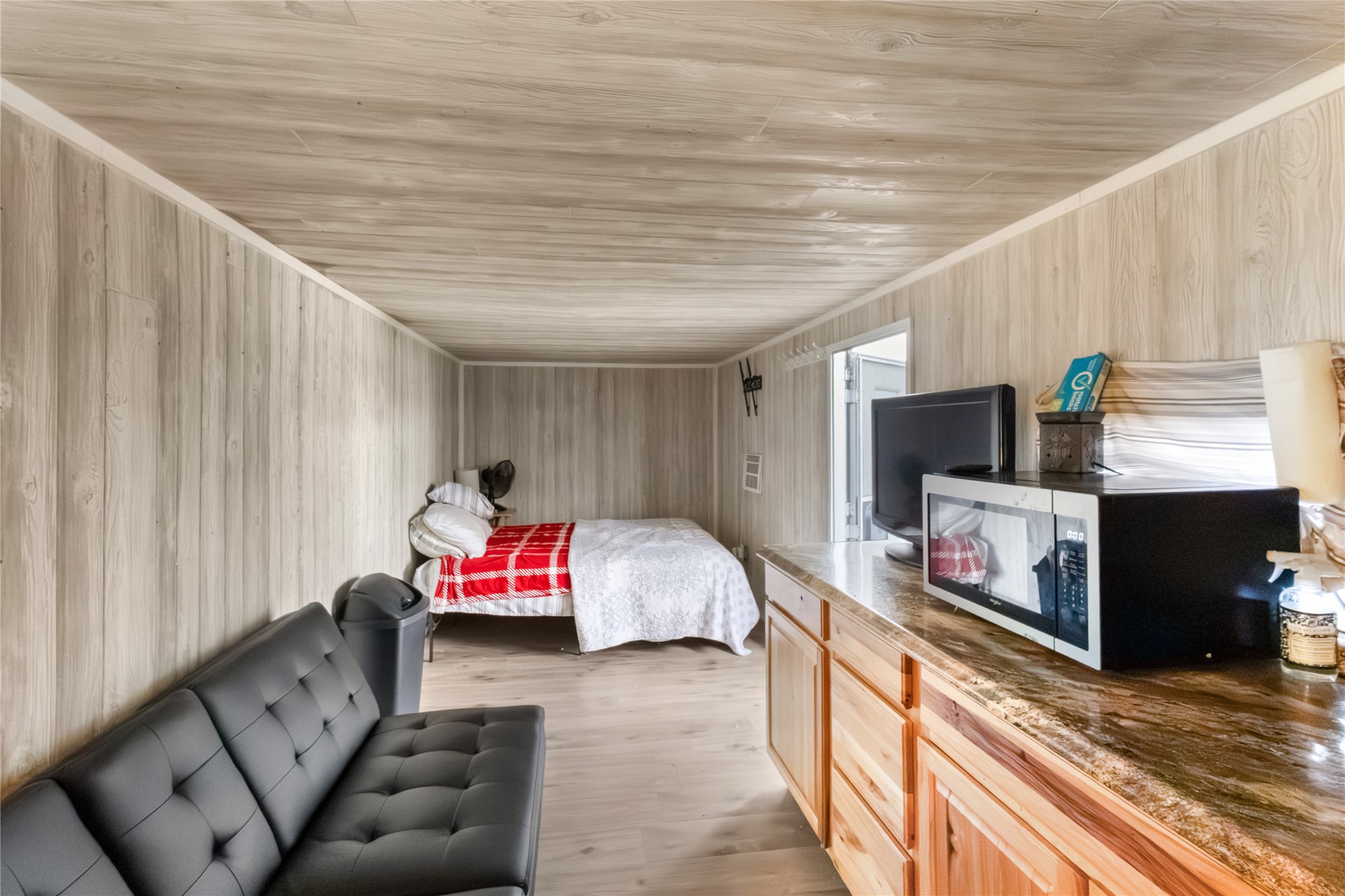 420781 1143 Road Property Photo 43