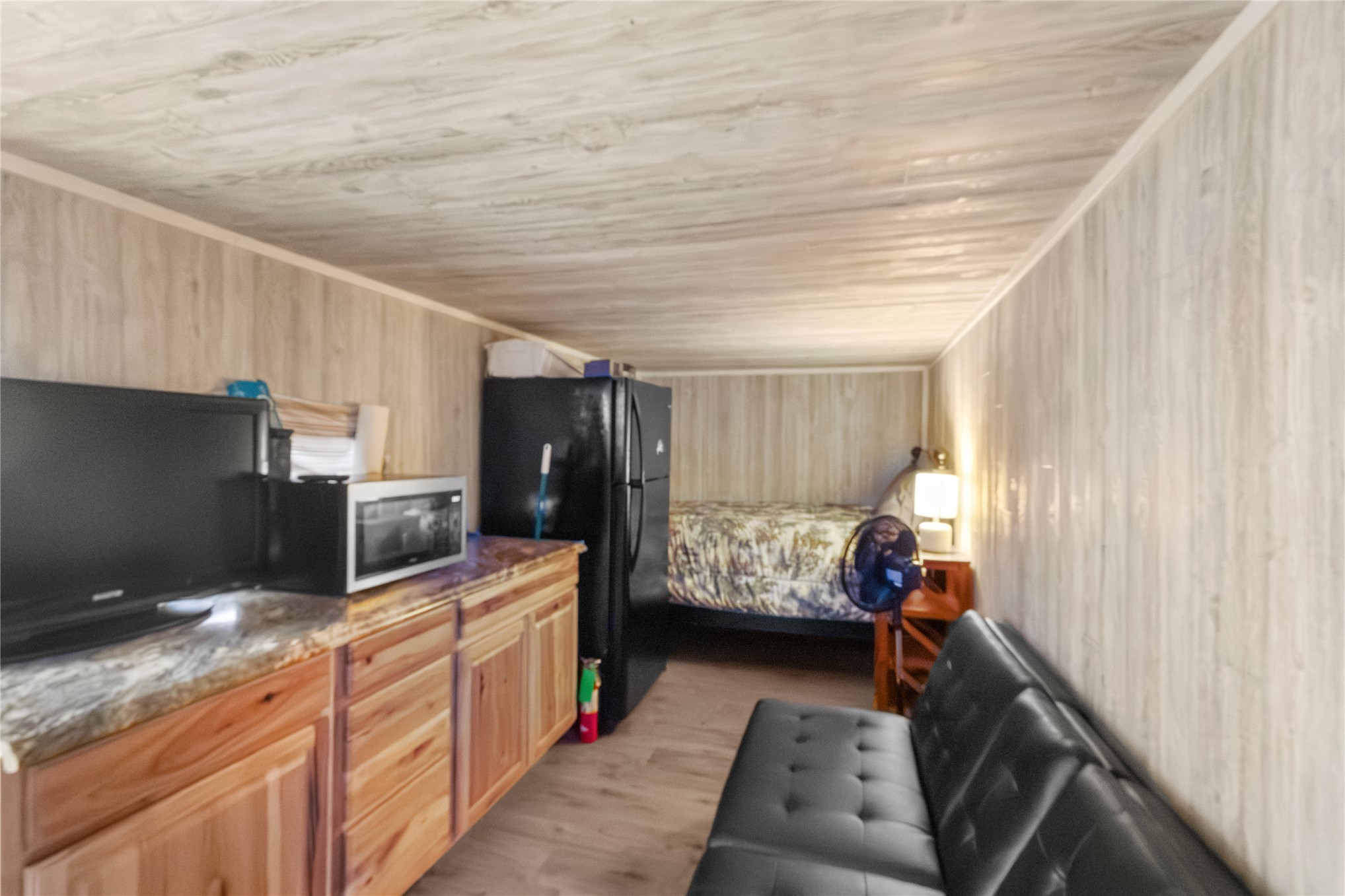 420781 1143 Road Property Photo 44
