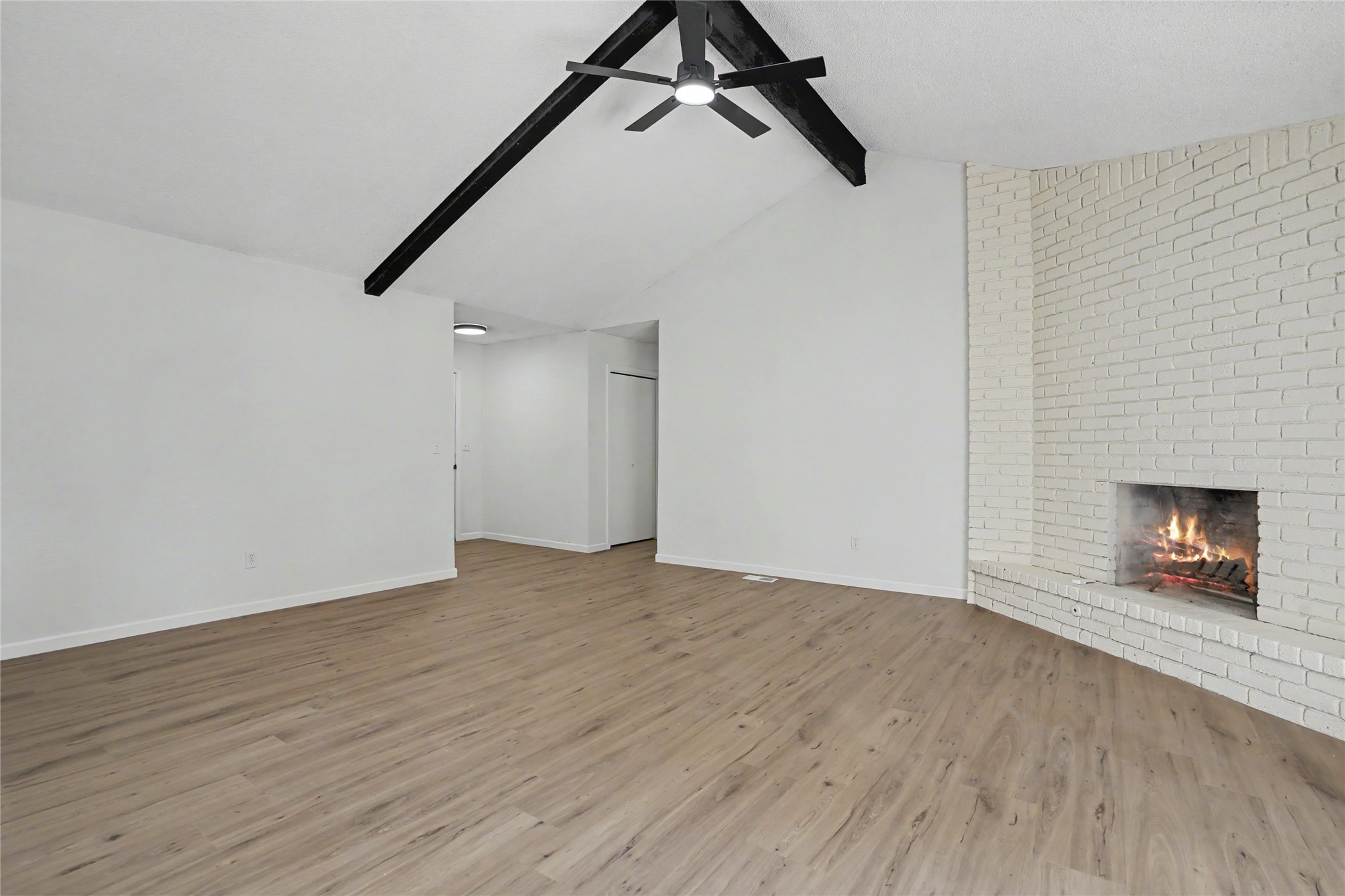 782 N Zenith Avenue Property Photo 7