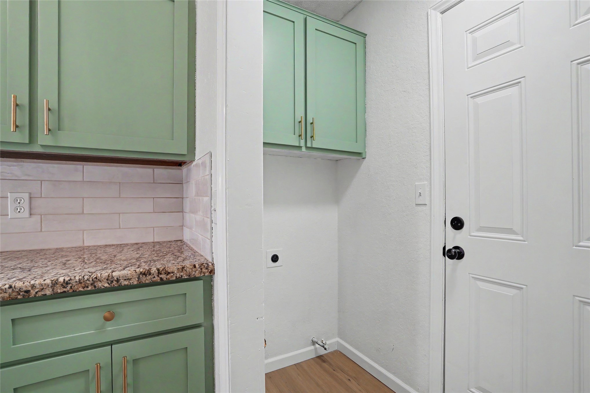 782 N Zenith Avenue Property Photo 19