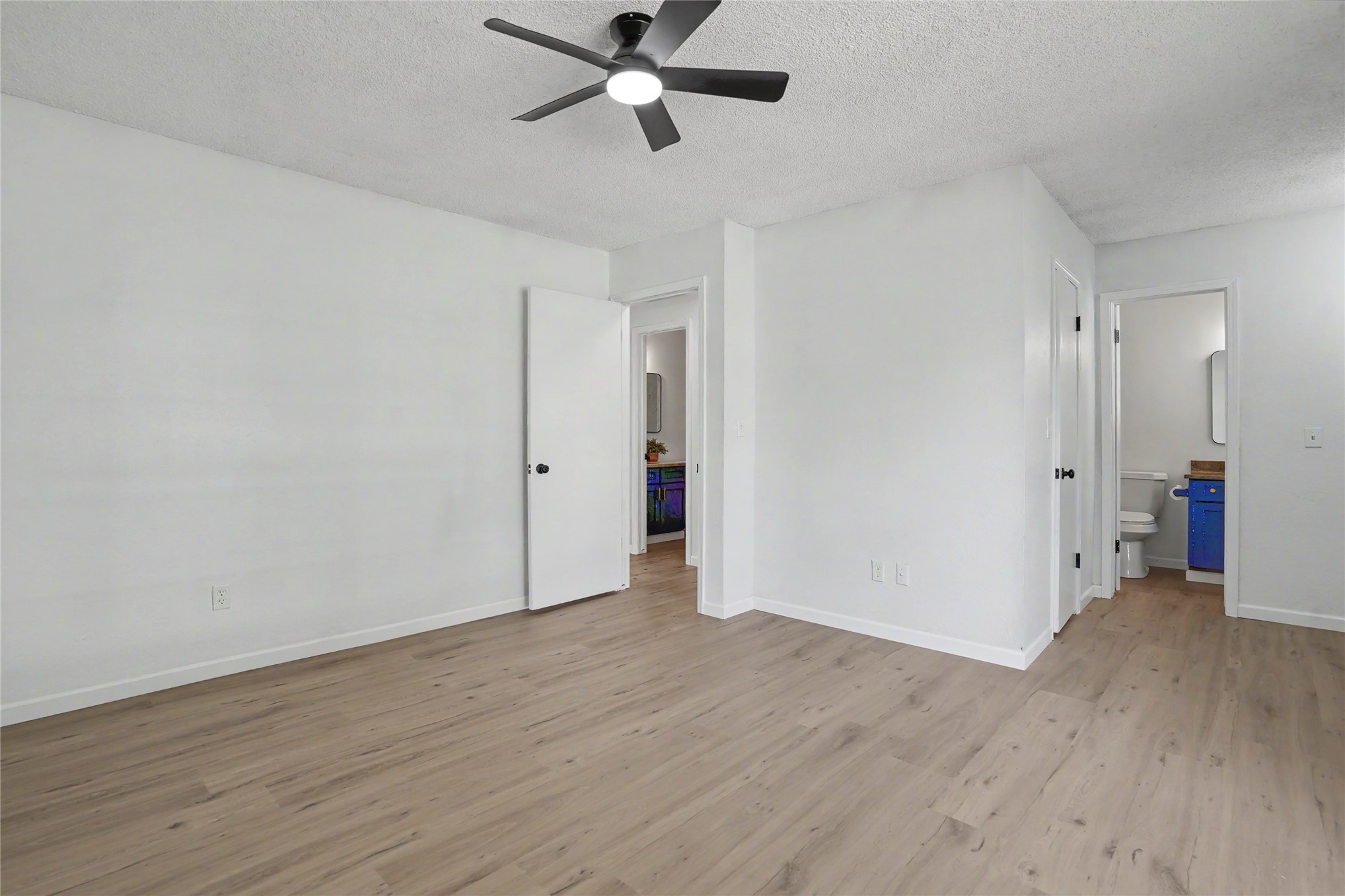 782 N Zenith Avenue Property Photo 23