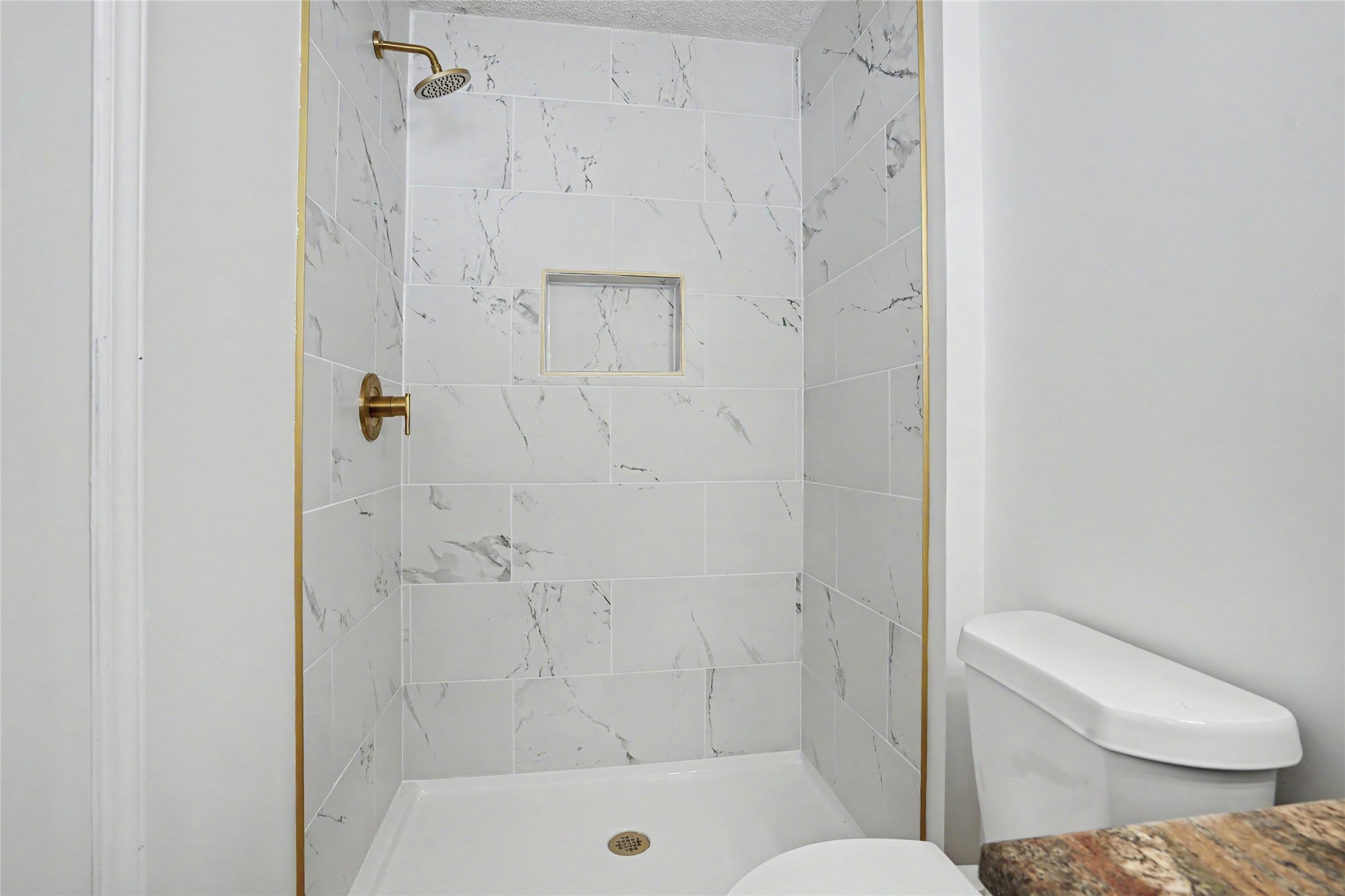 782 N Zenith Avenue Property Photo 27