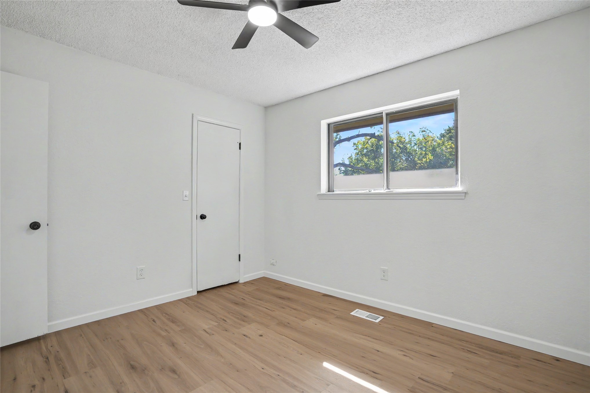 782 N Zenith Avenue Property Photo 37