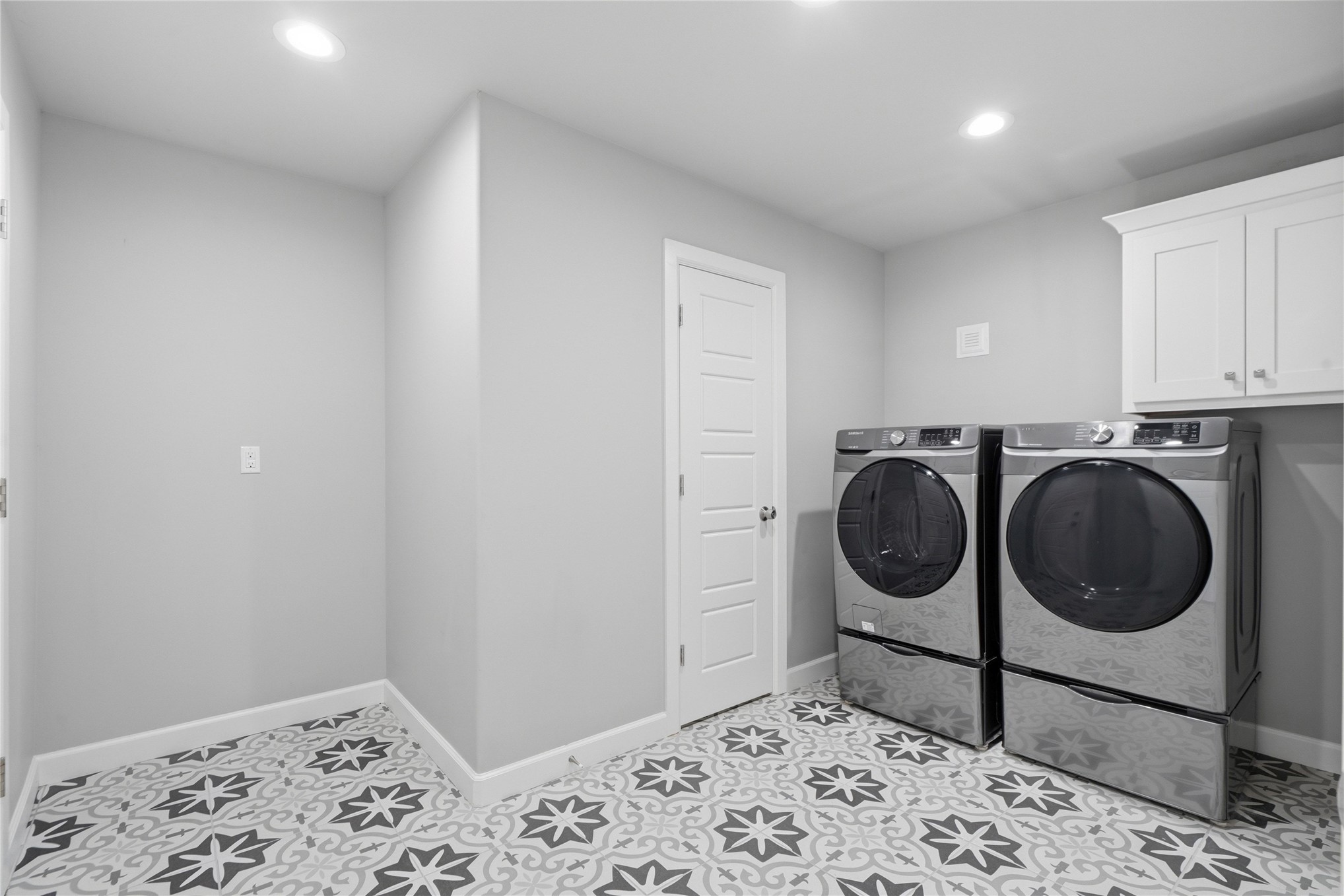 2251 S Delaware Court Property Photo 25