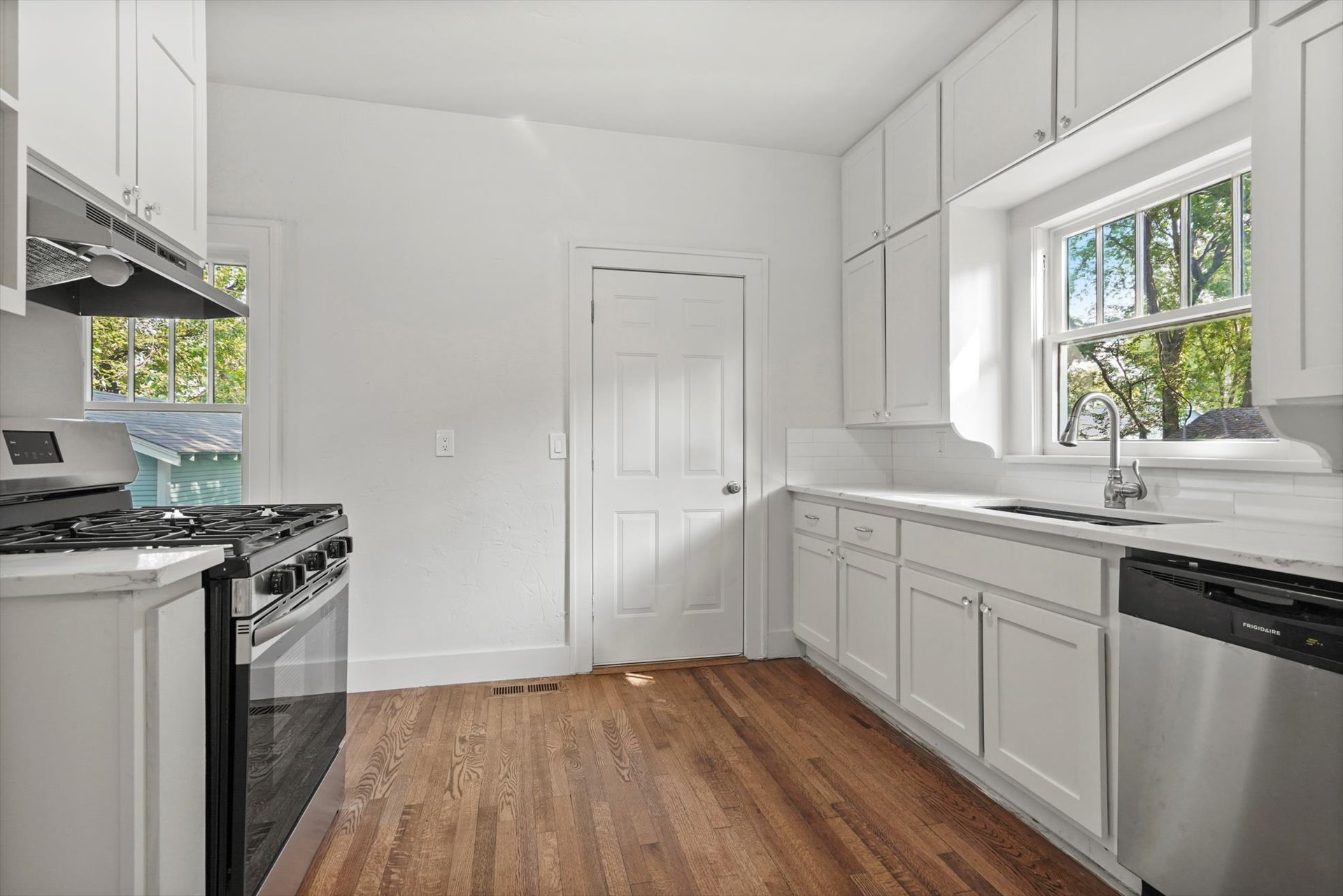 2617 E 10th Street Property Photo 12