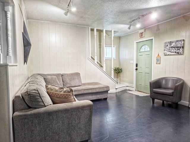 500 N Hinckley Street Property Photo 4