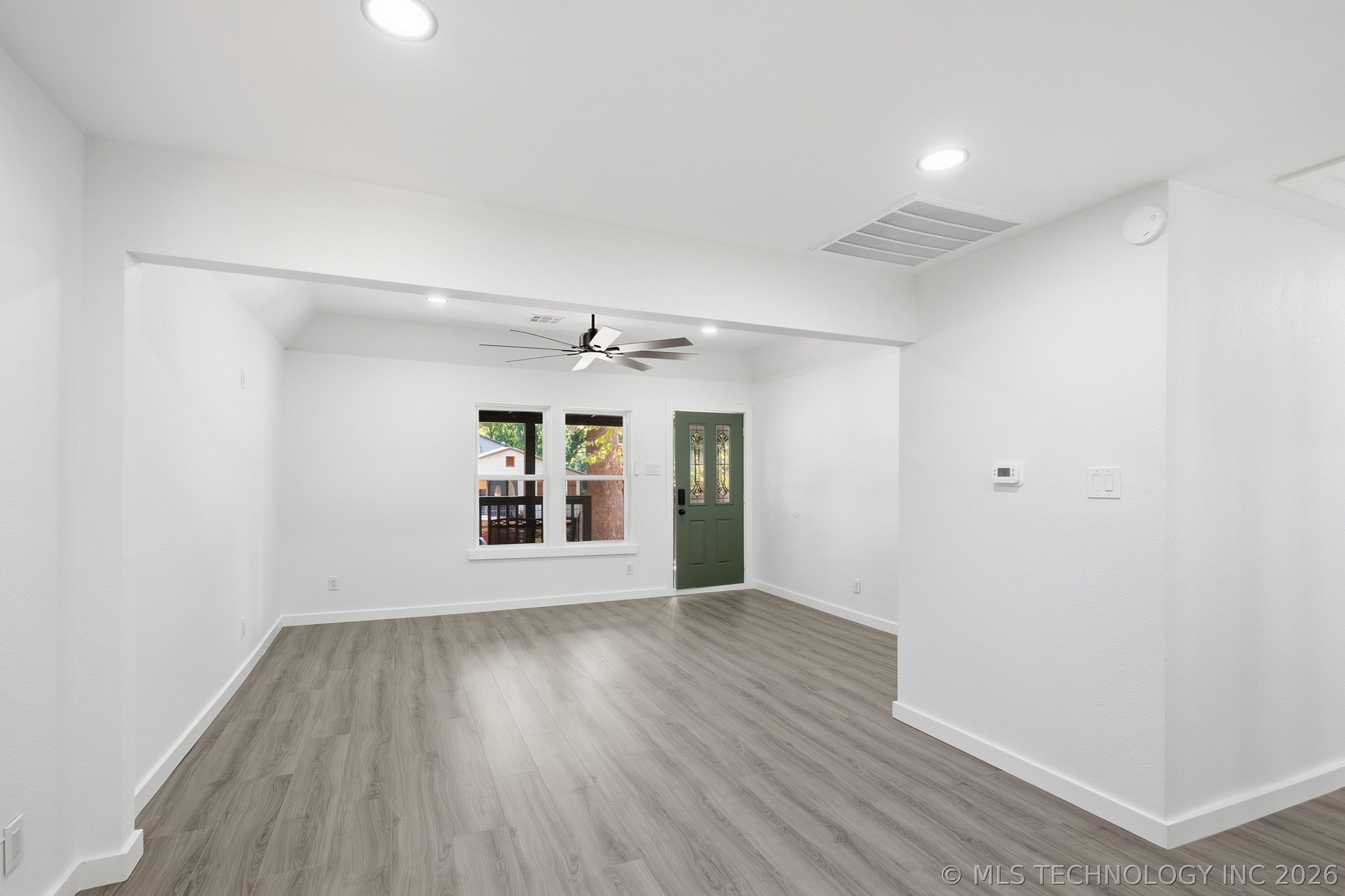 842 N Gary Avenue Property Photo 6