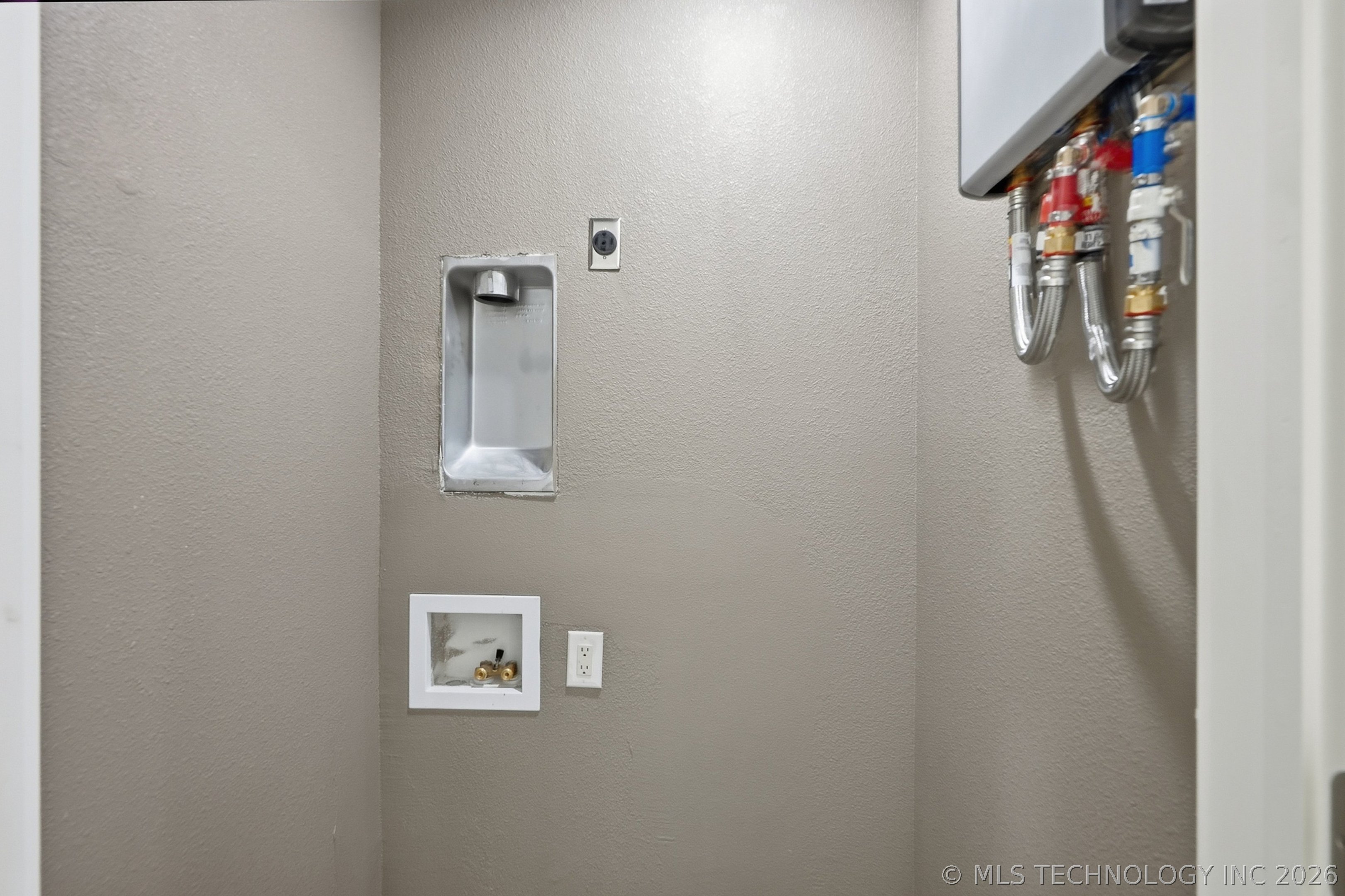 842 N Gary Avenue Property Photo 11