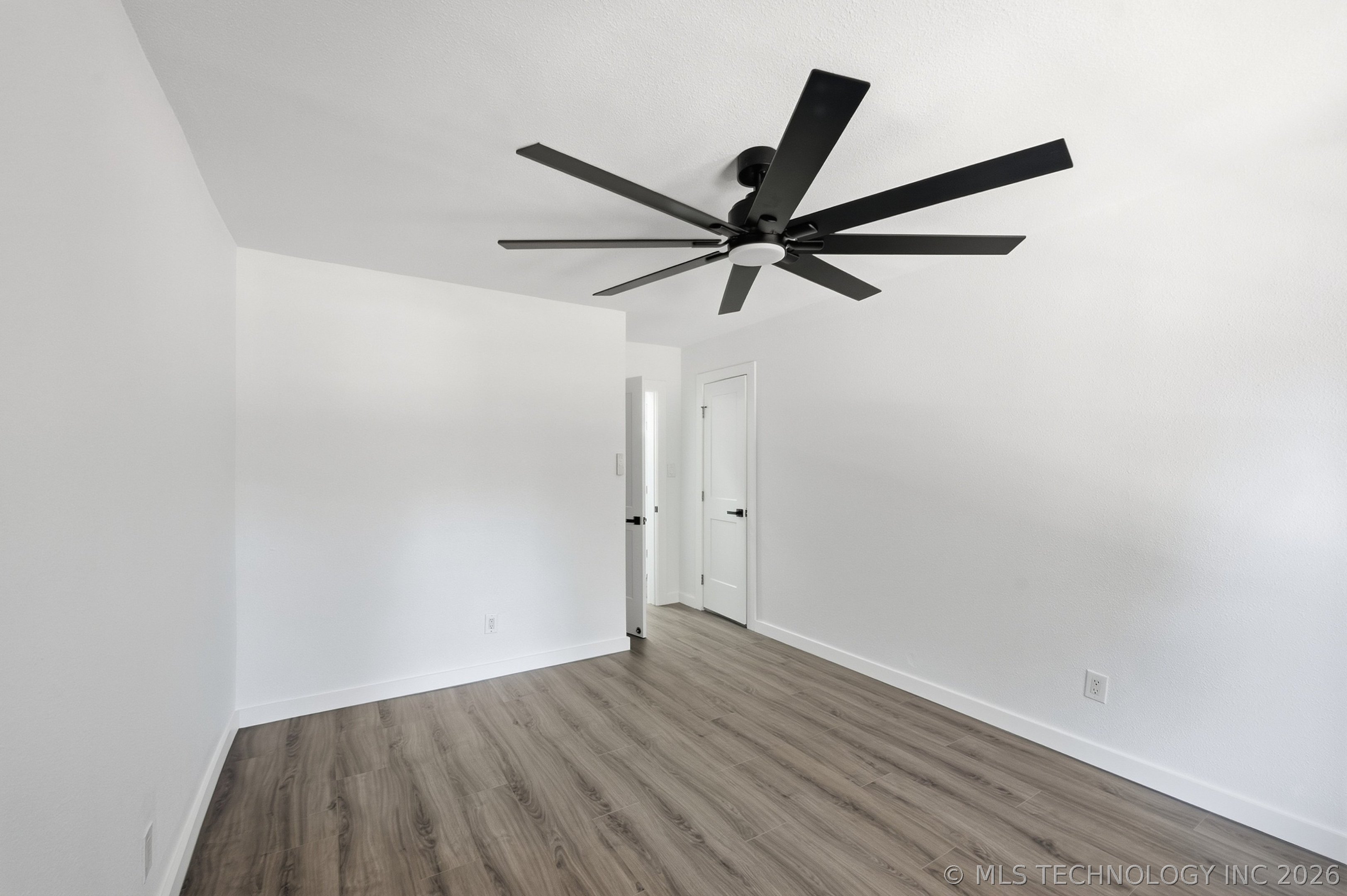 842 N Gary Avenue Property Photo 16