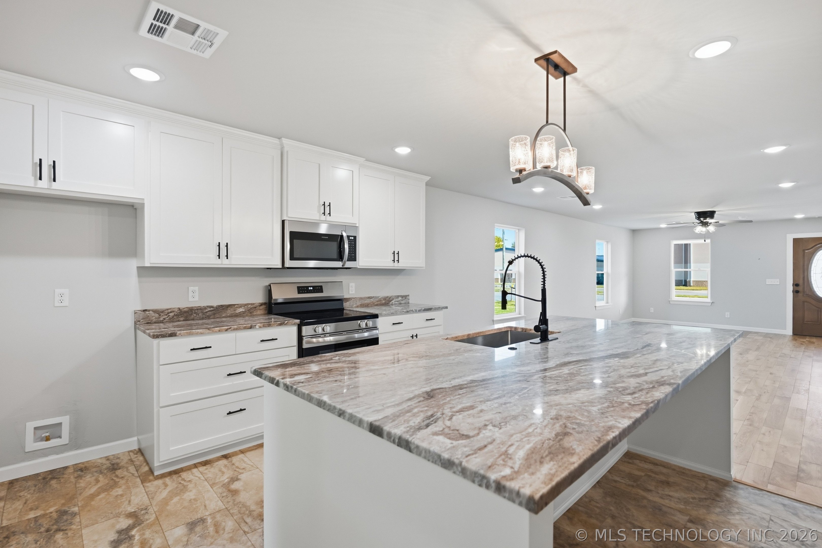 313 Ohio Street Property Photo 8