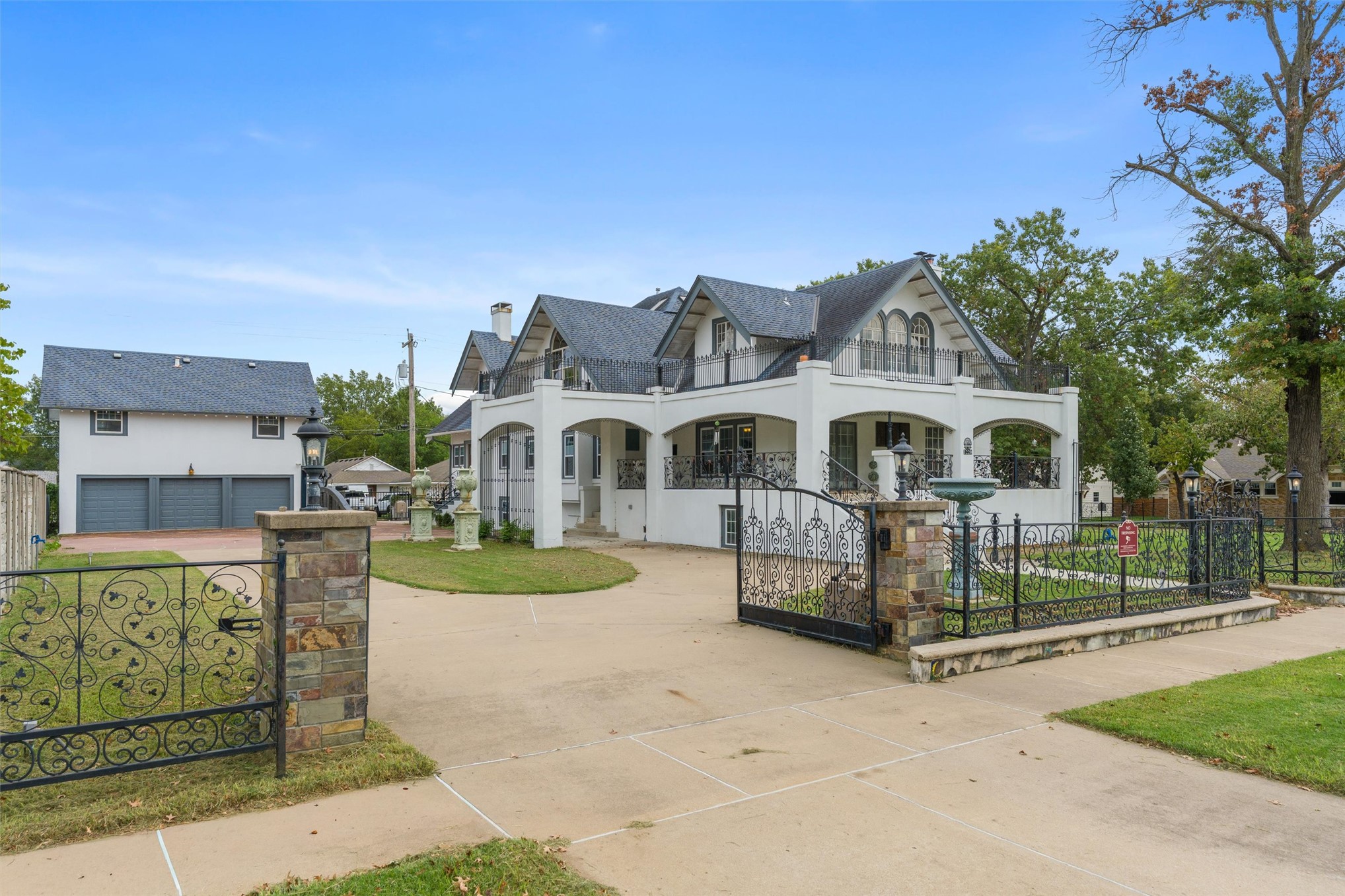 1220 S Cherokee Avenue Property Photo 1