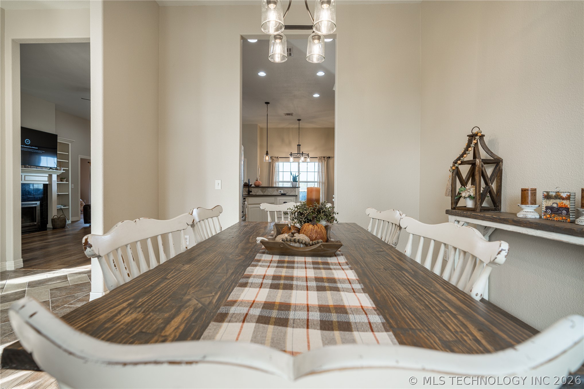 1683 Robinson Road Property Photo 4