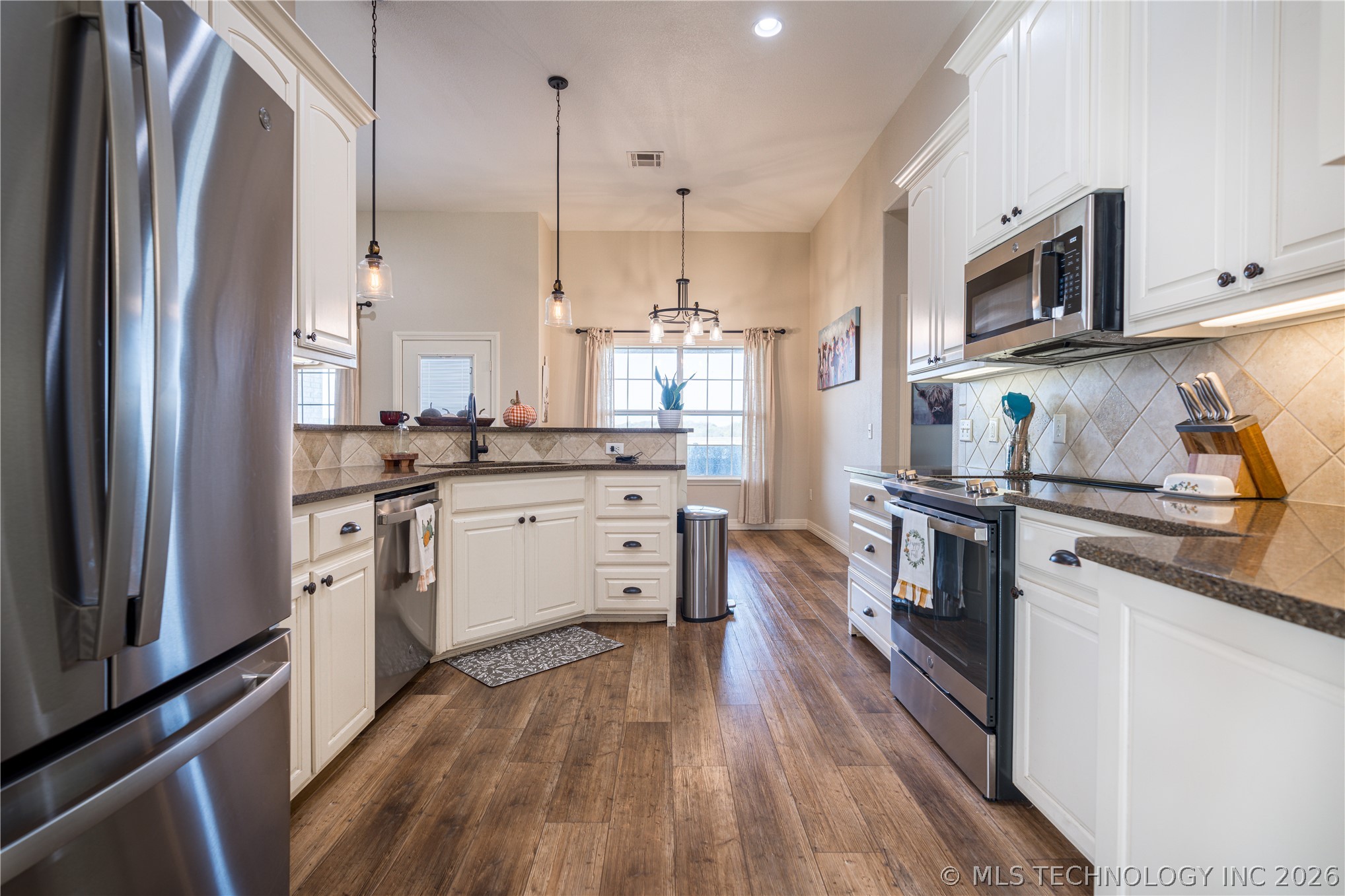 1683 Robinson Road Property Photo 6