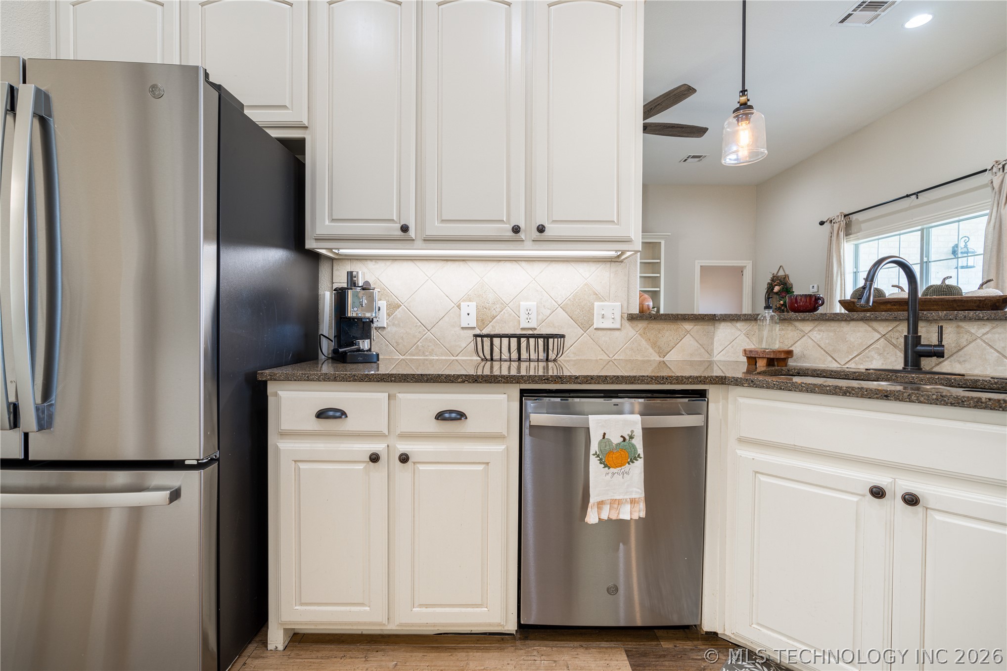 1683 Robinson Road Property Photo 9