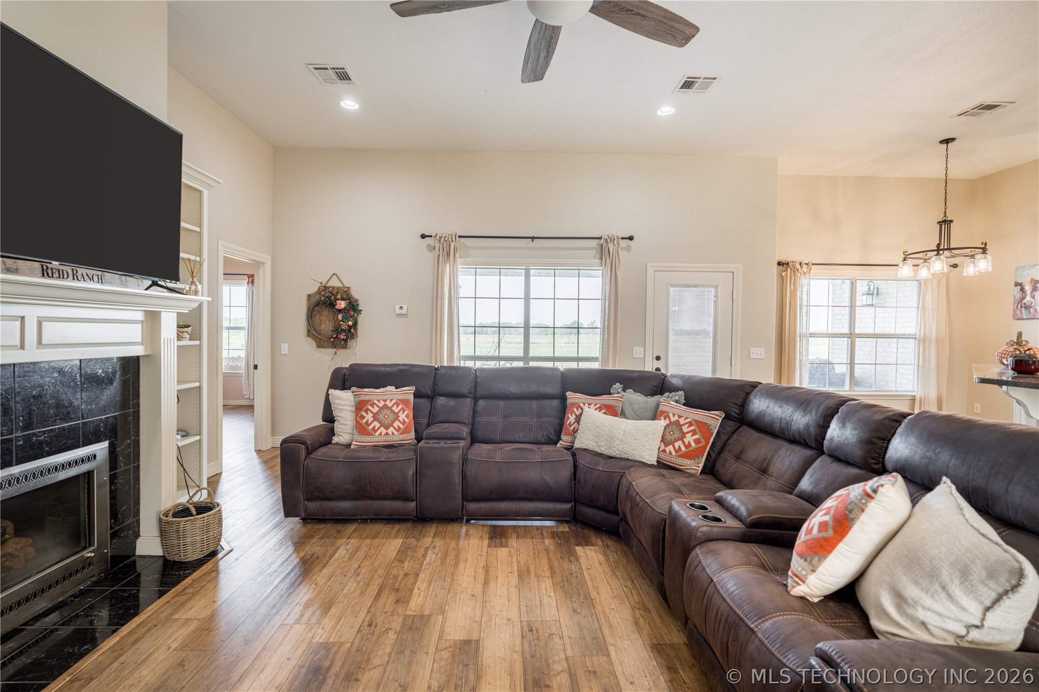 1683 Robinson Road Property Photo 17