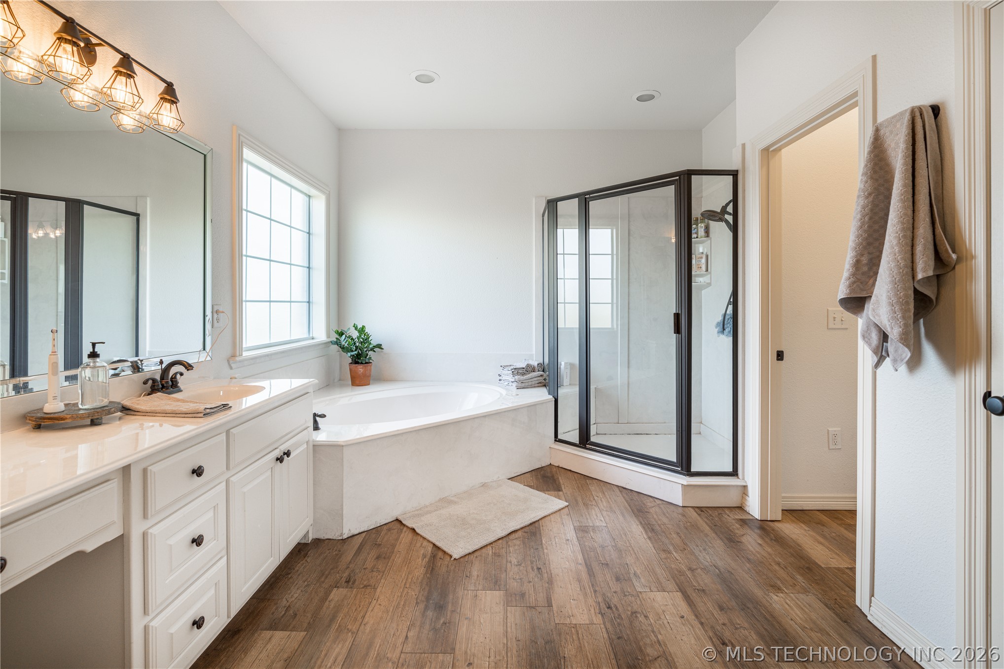 1683 Robinson Road Property Photo 23
