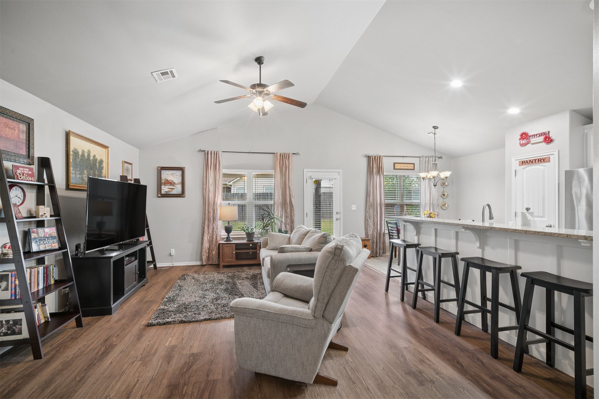 203 W 45th Place Property Photo 14