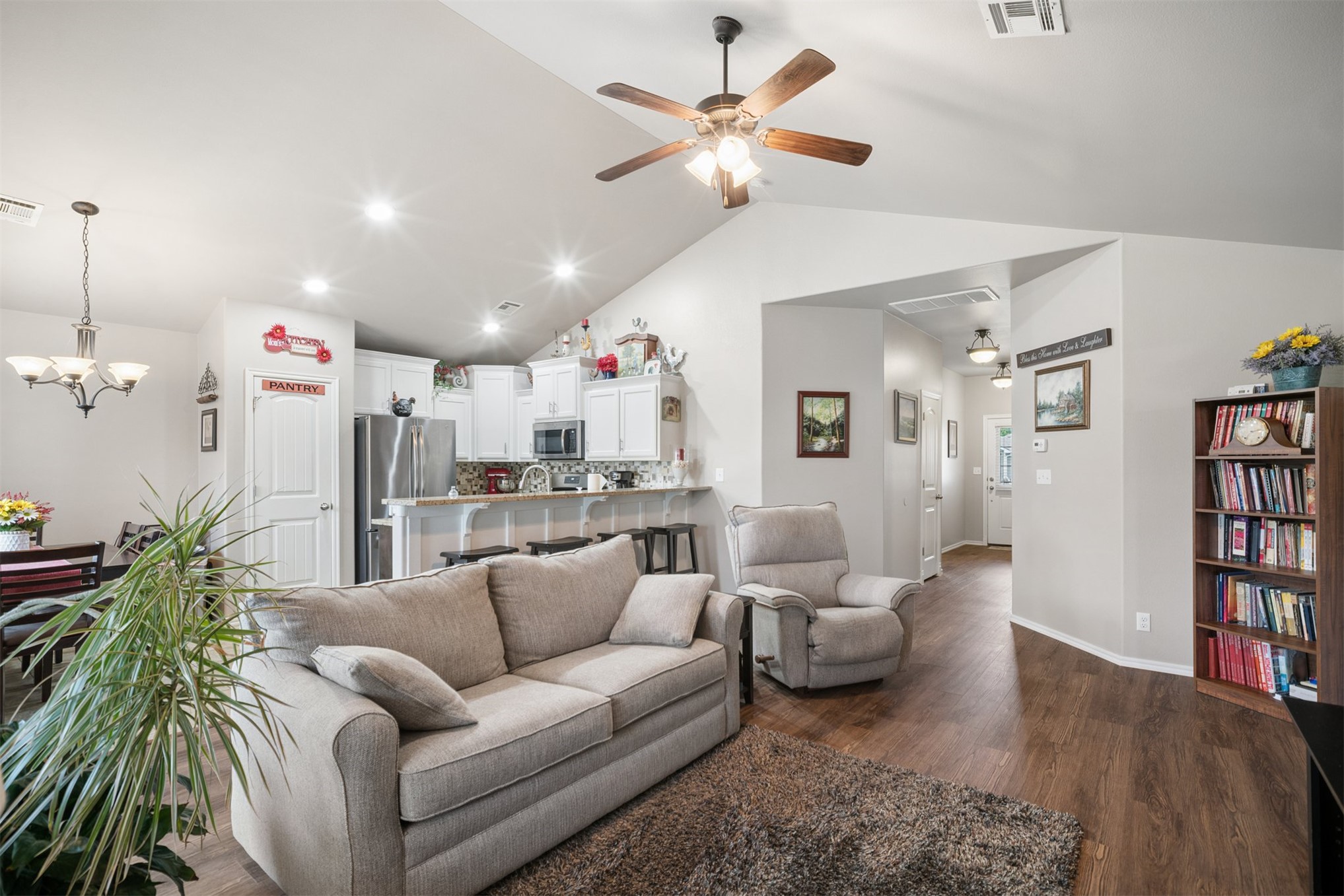 203 W 45th Place Property Photo 16